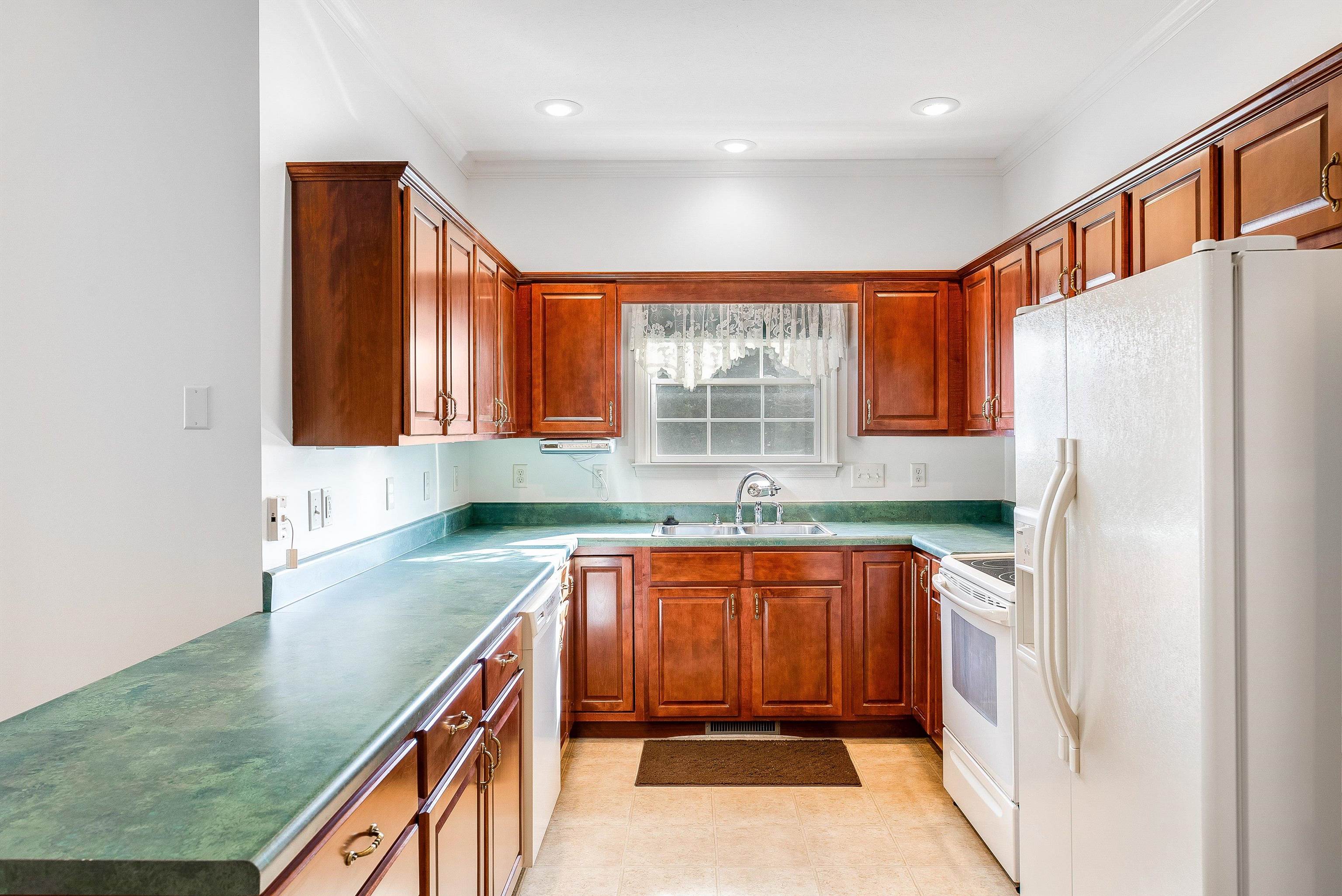 43 GREENVIEW LN