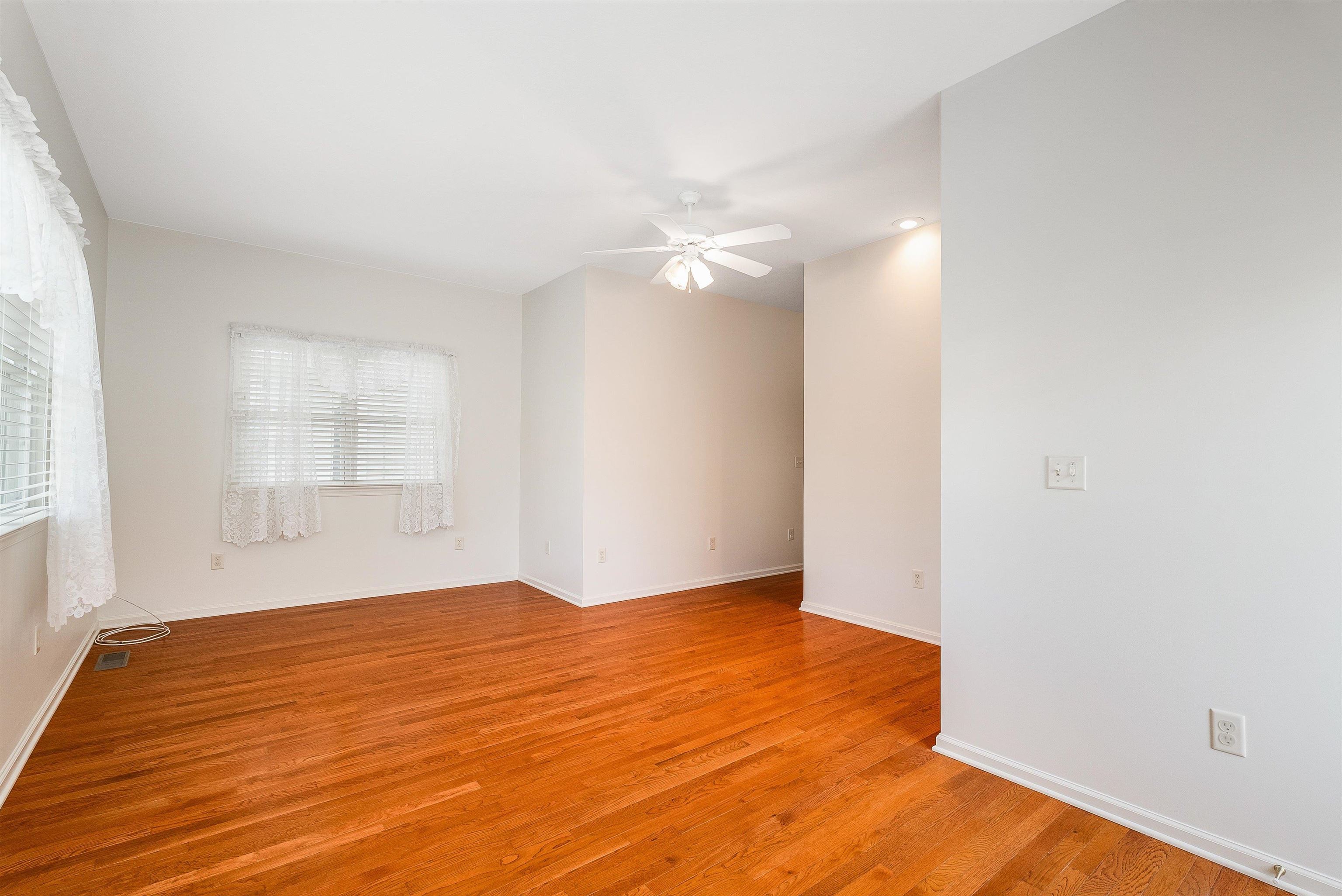 43 GREENVIEW LN
