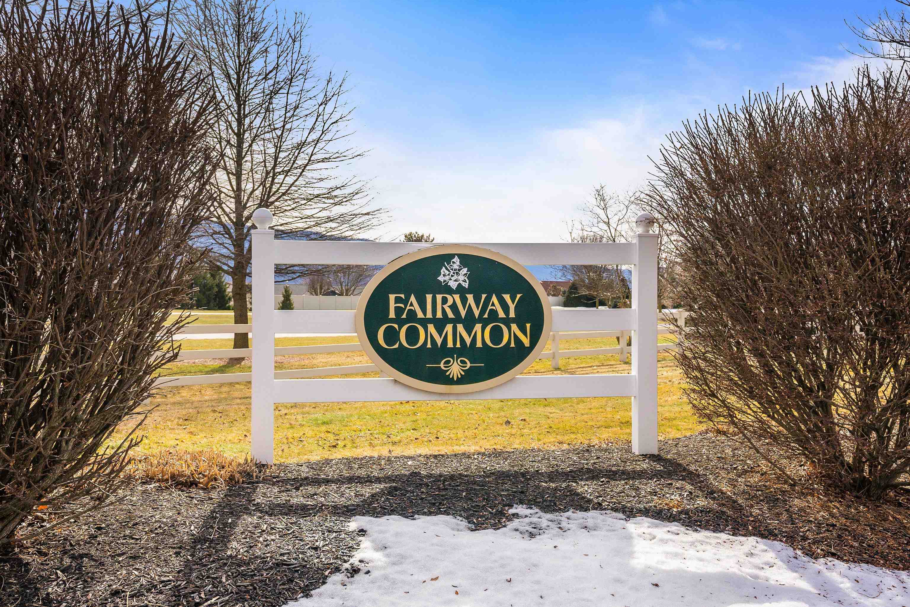 43 GREENVIEW LN