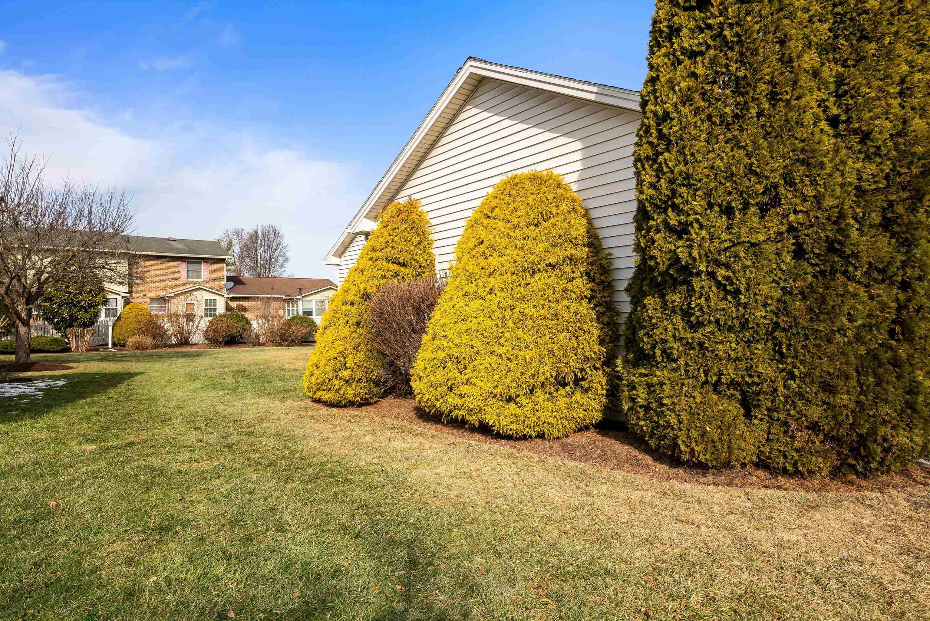 43 GREENVIEW LN