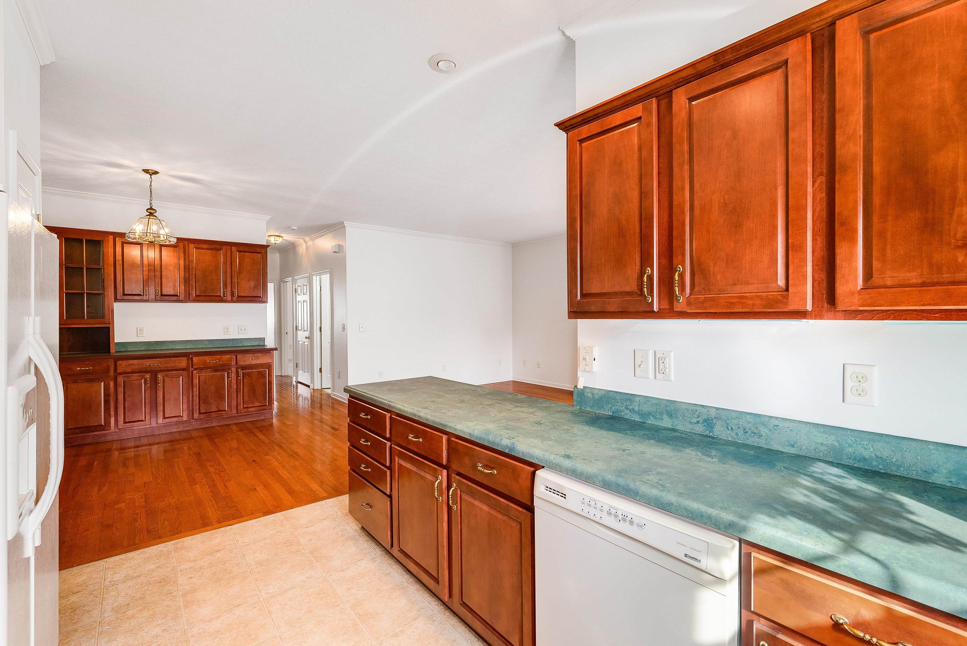 43 GREENVIEW LN