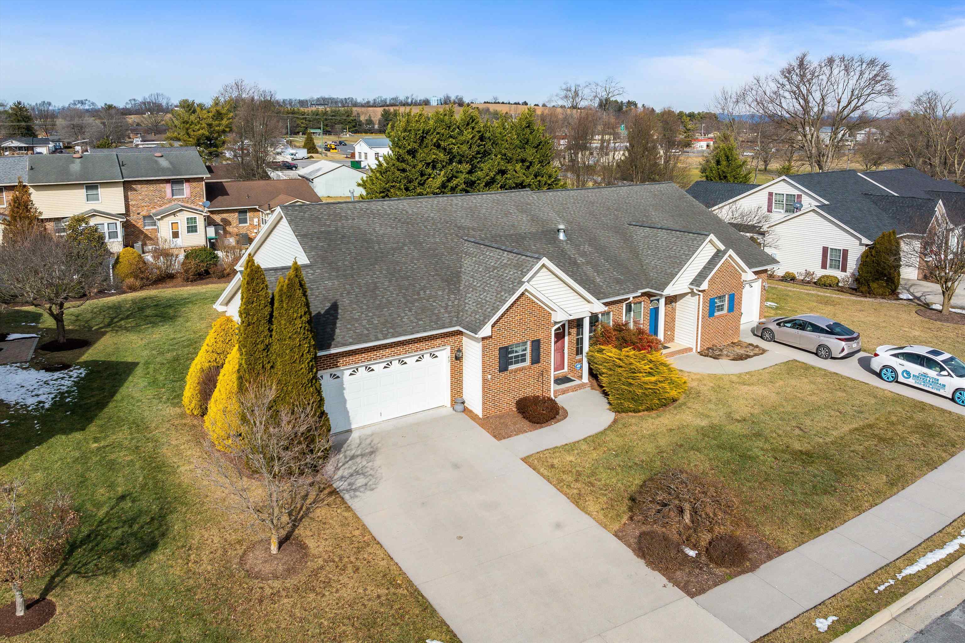43 GREENVIEW LN
