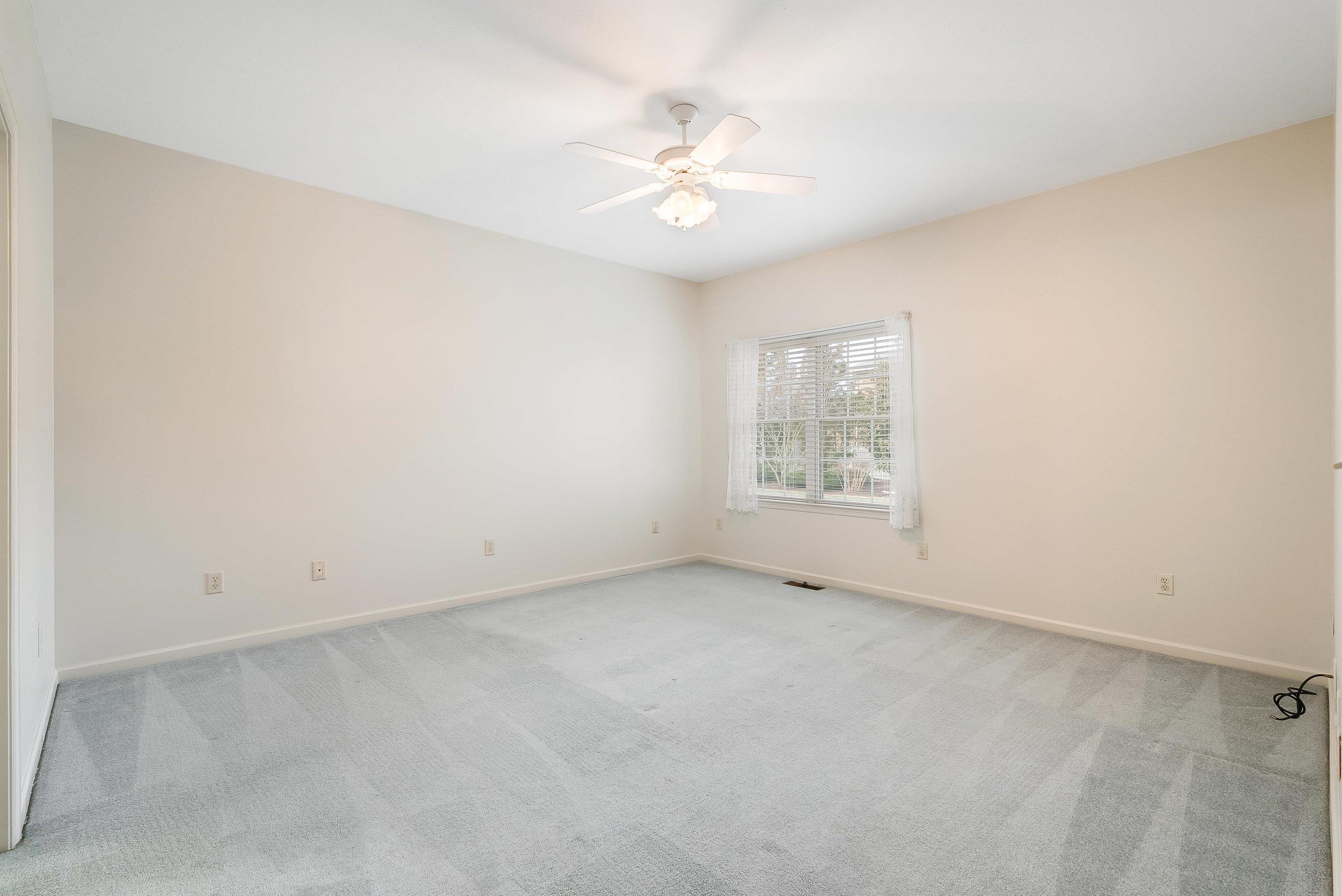43 GREENVIEW LN