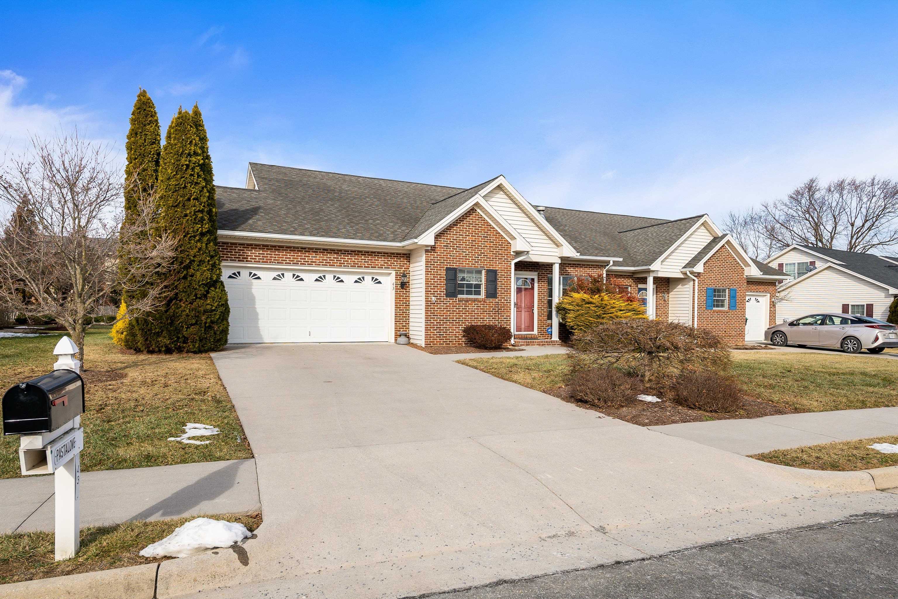 43 GREENVIEW LN