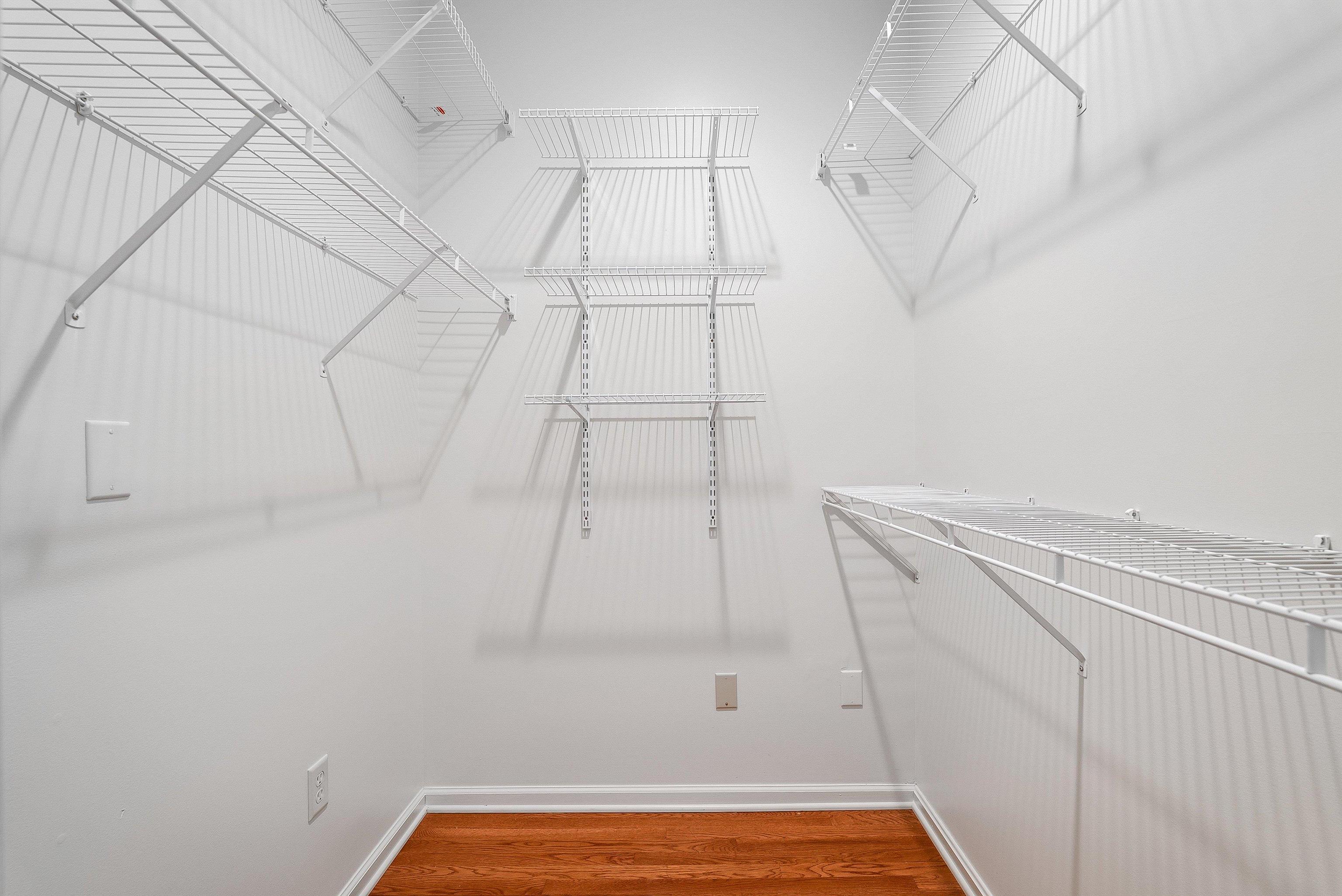 43 GREENVIEW LN