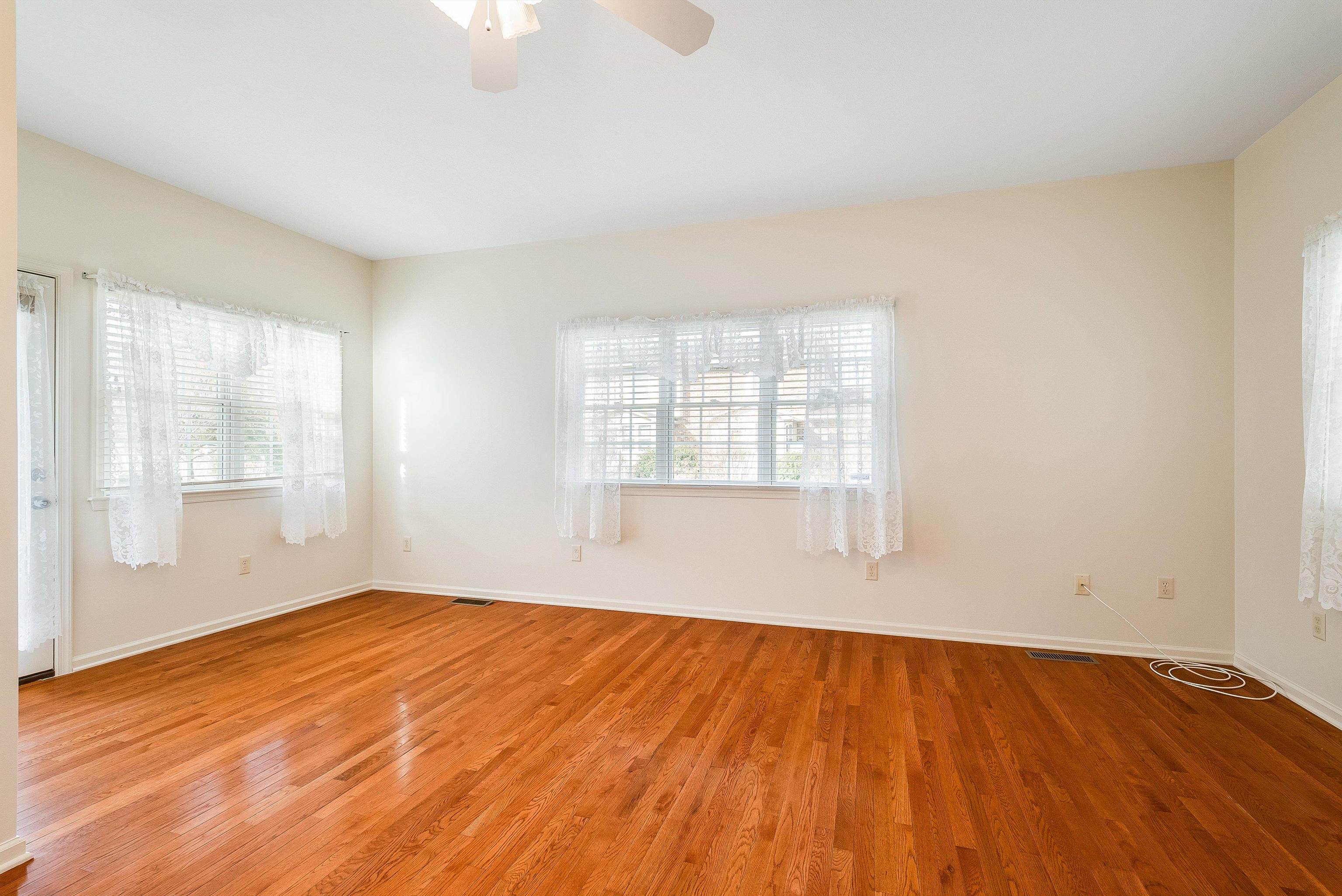 43 GREENVIEW LN