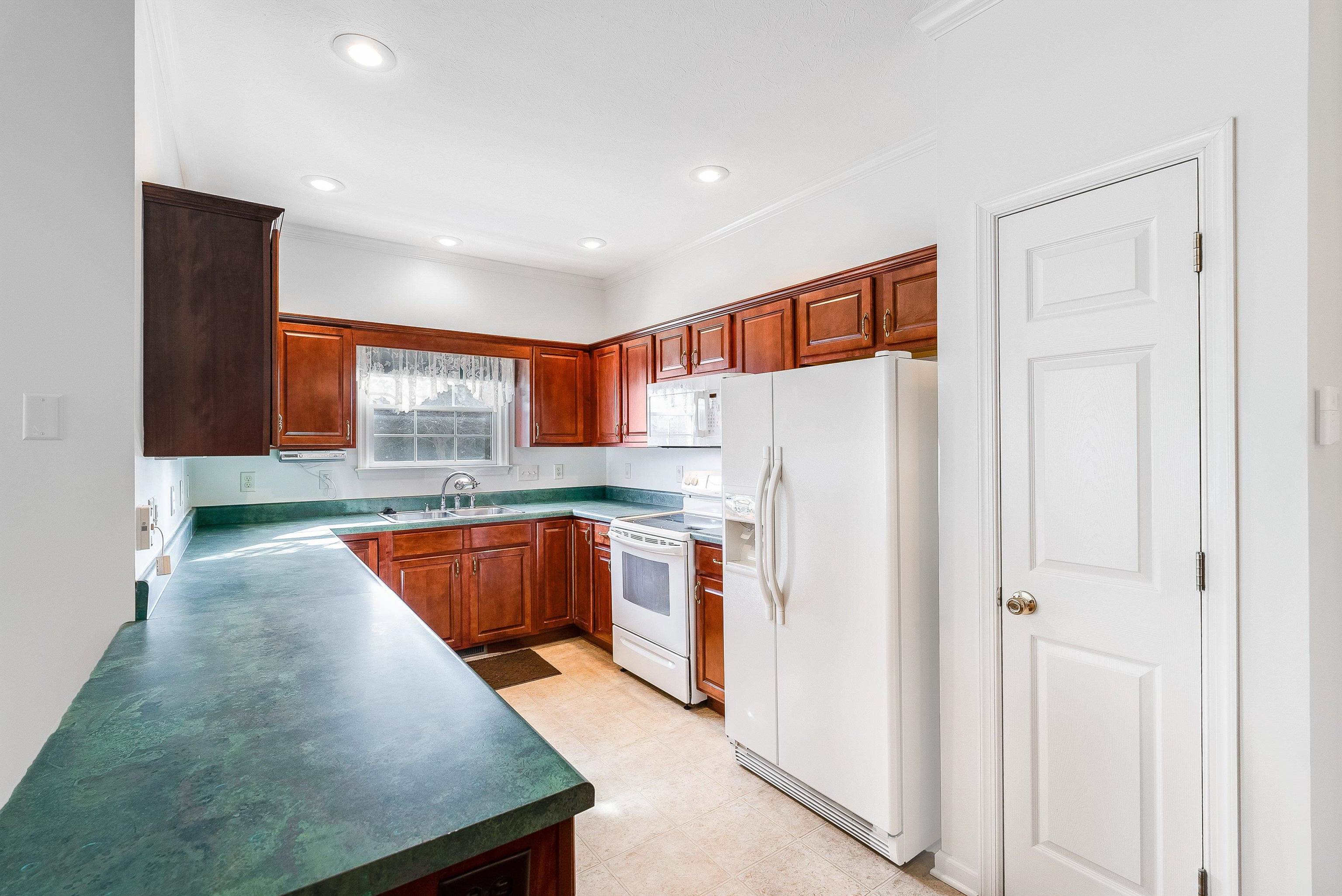43 GREENVIEW LN