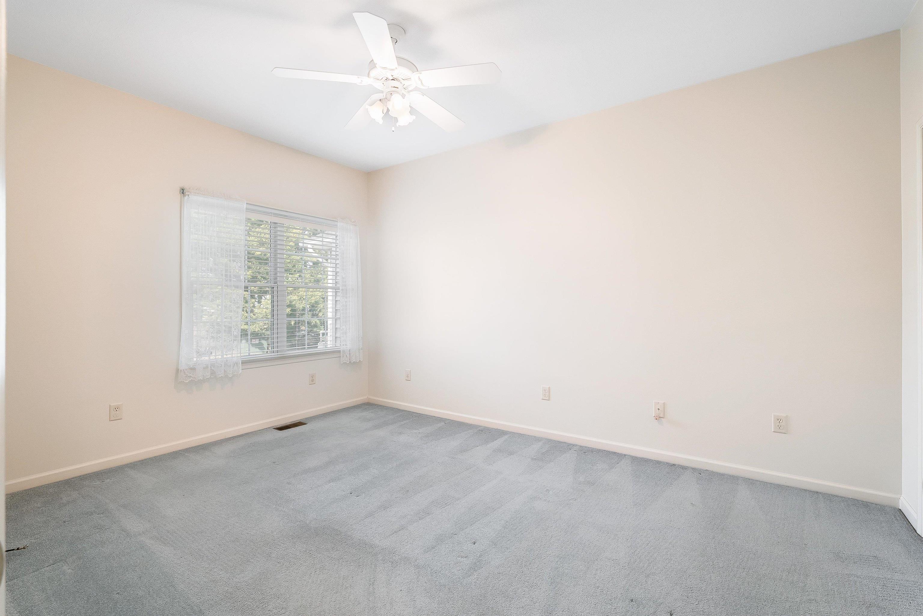 43 GREENVIEW LN