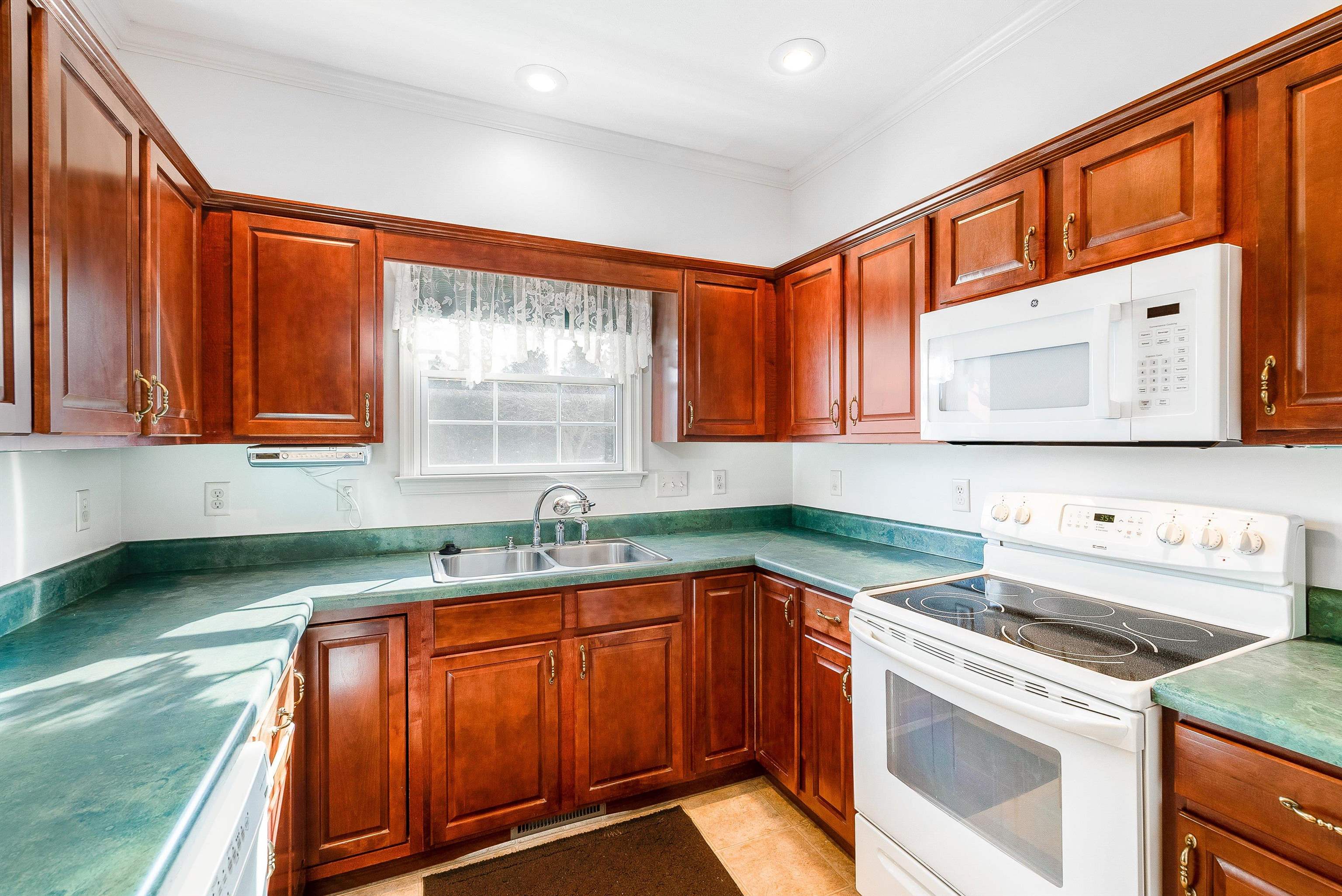 43 GREENVIEW LN