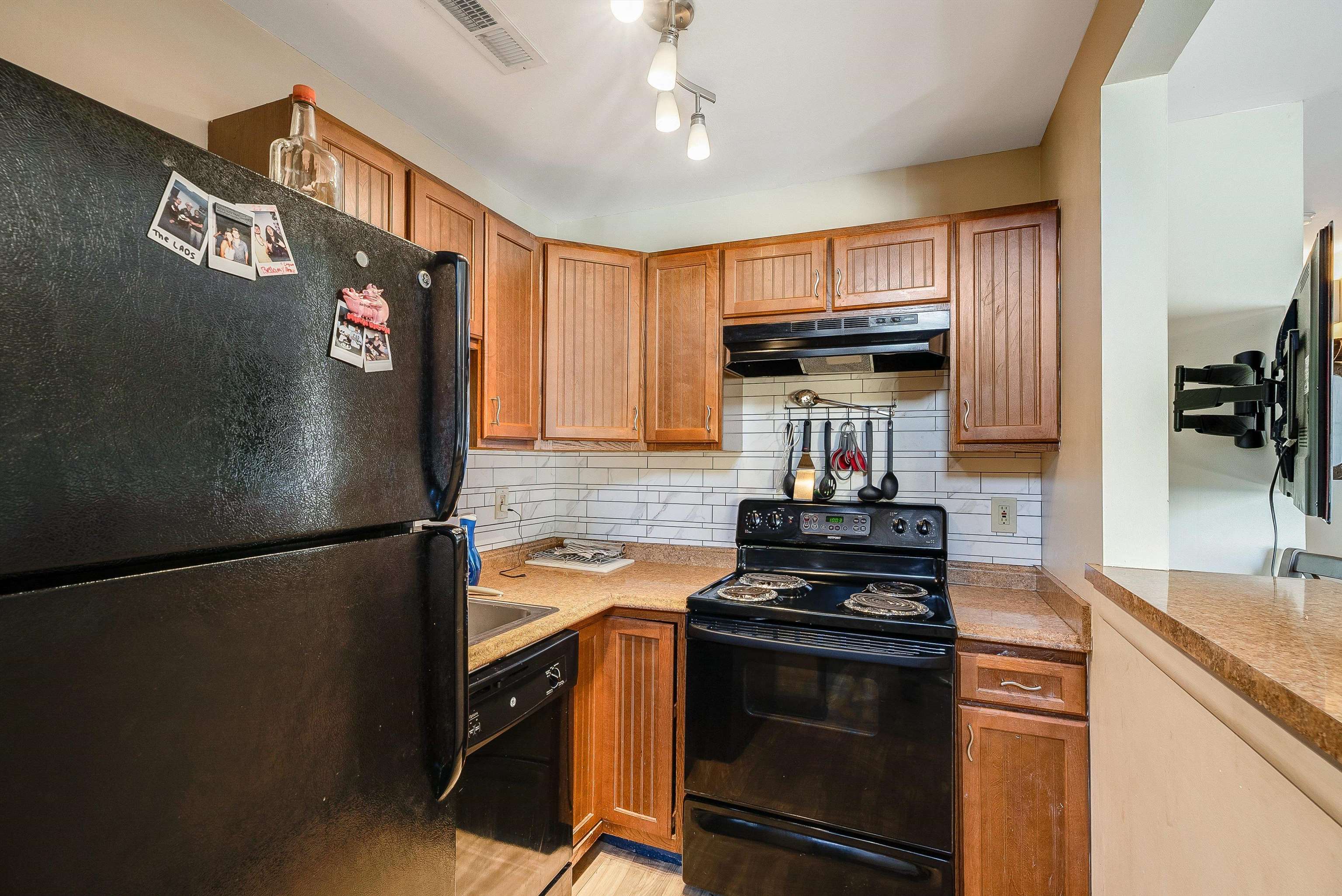 1305 BRADLEY DR