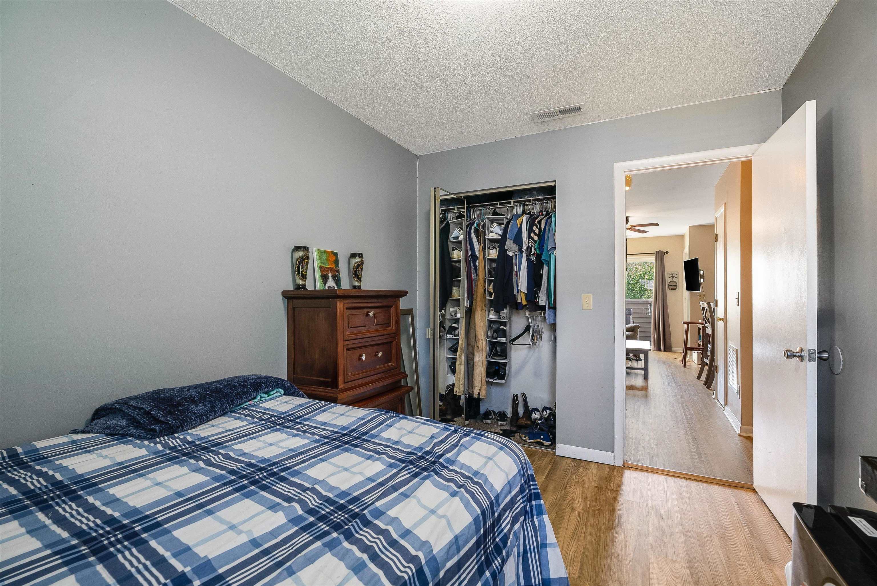 1305 BRADLEY DR
