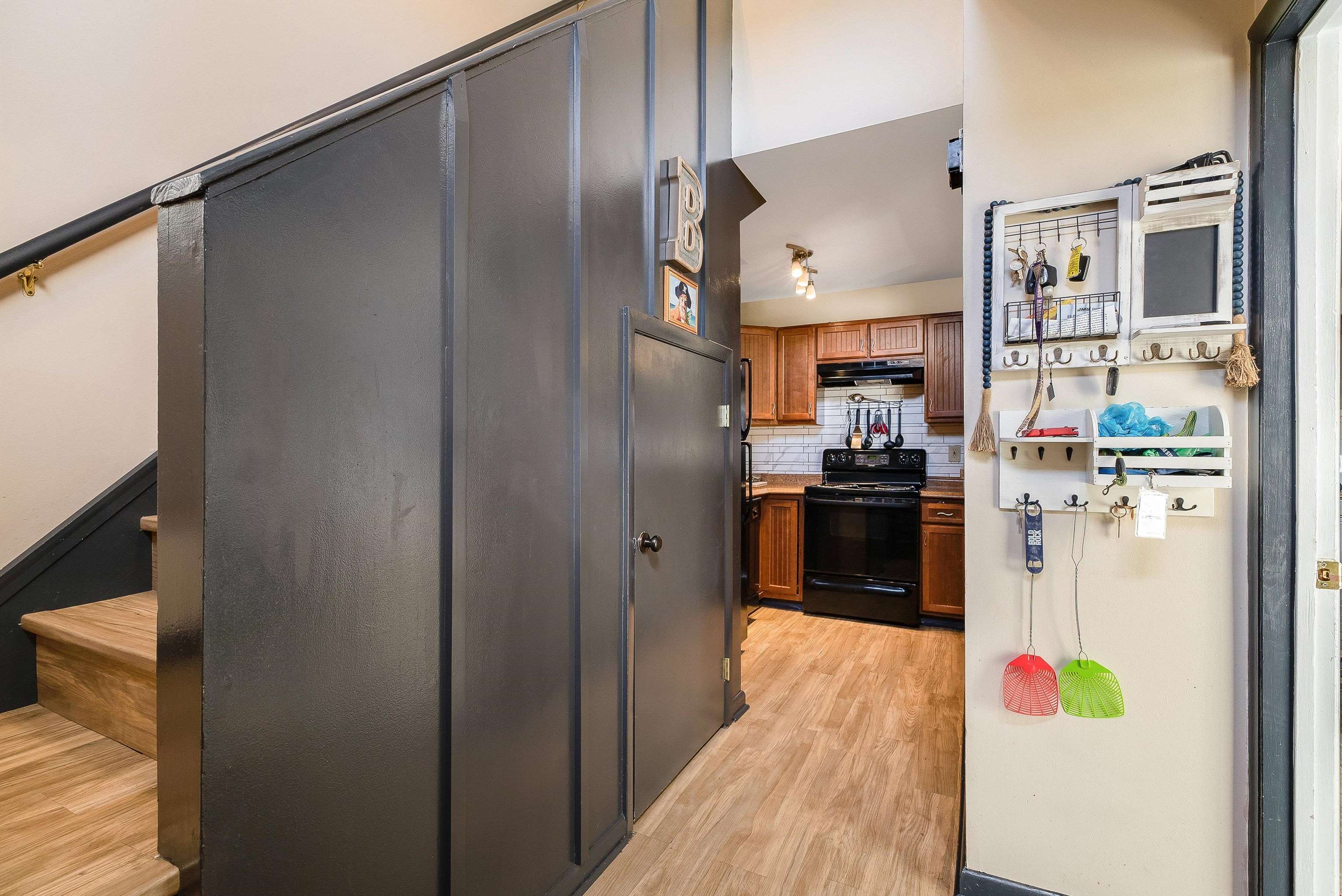 1305 BRADLEY DR