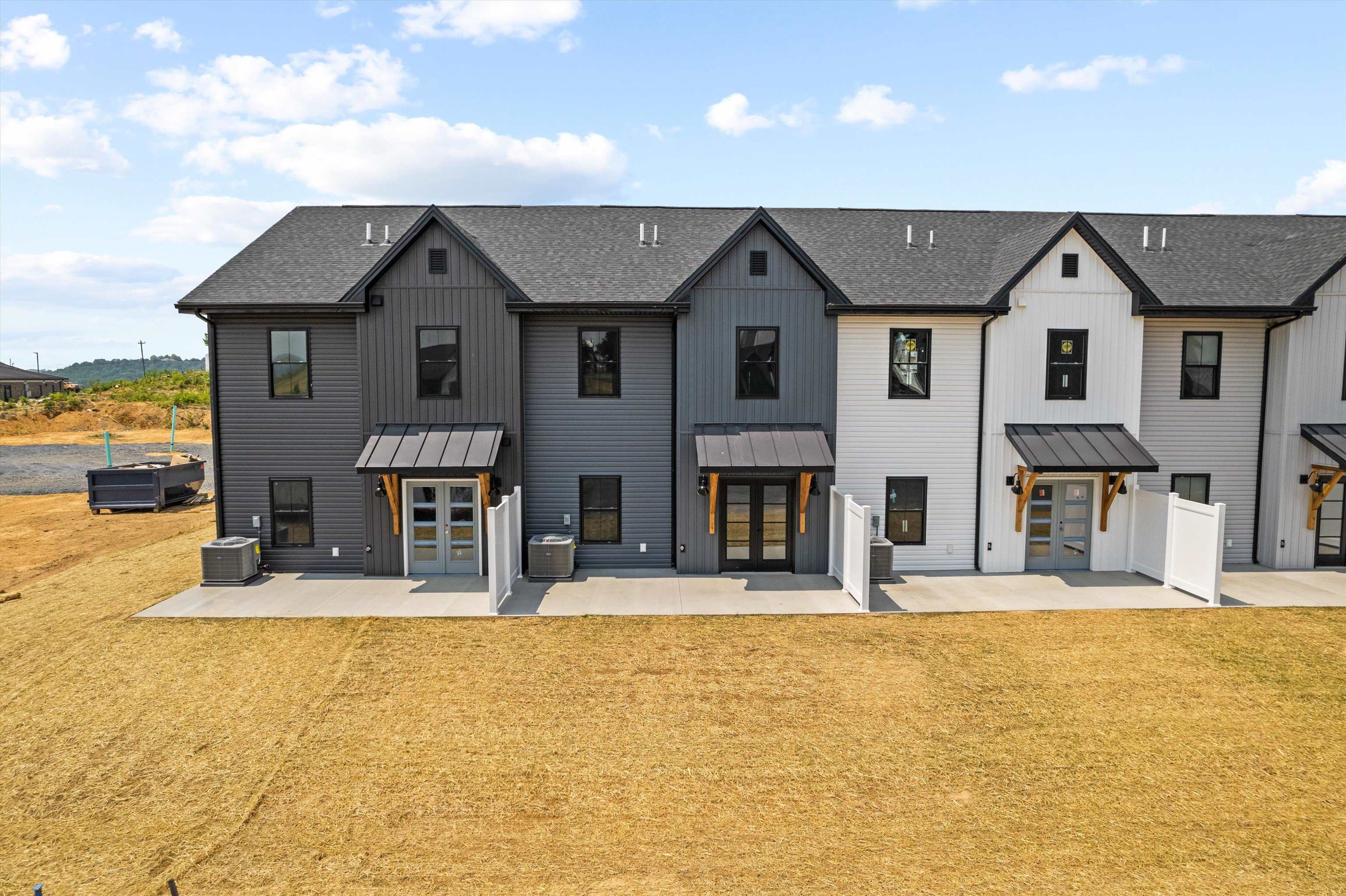 1 BARNYARD CIR