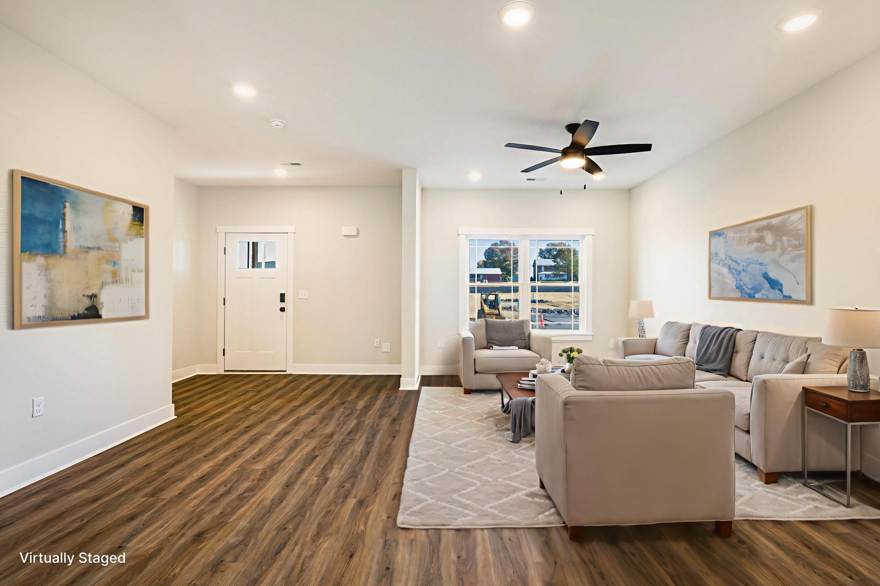 13 BARNYARD CIR