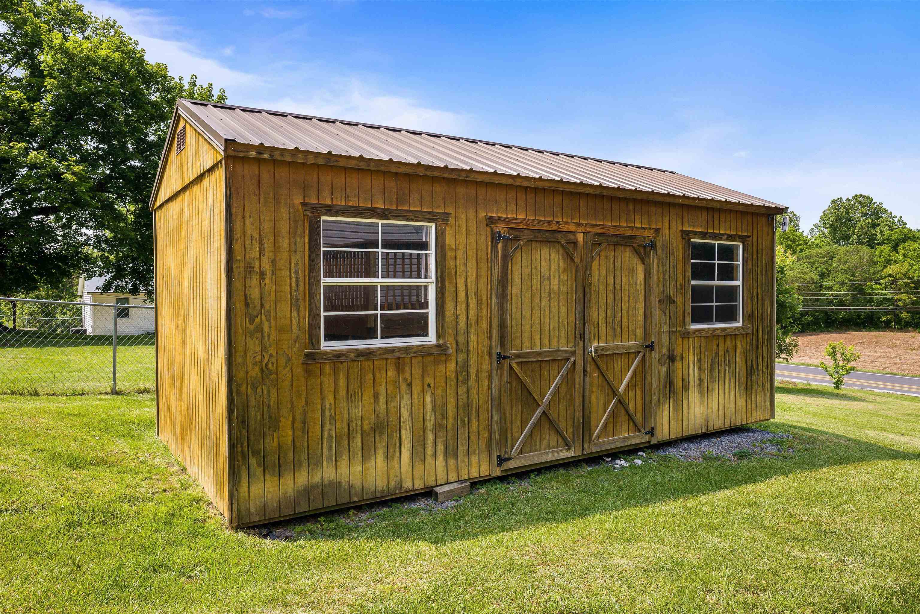 324 RUSTIC AVE
