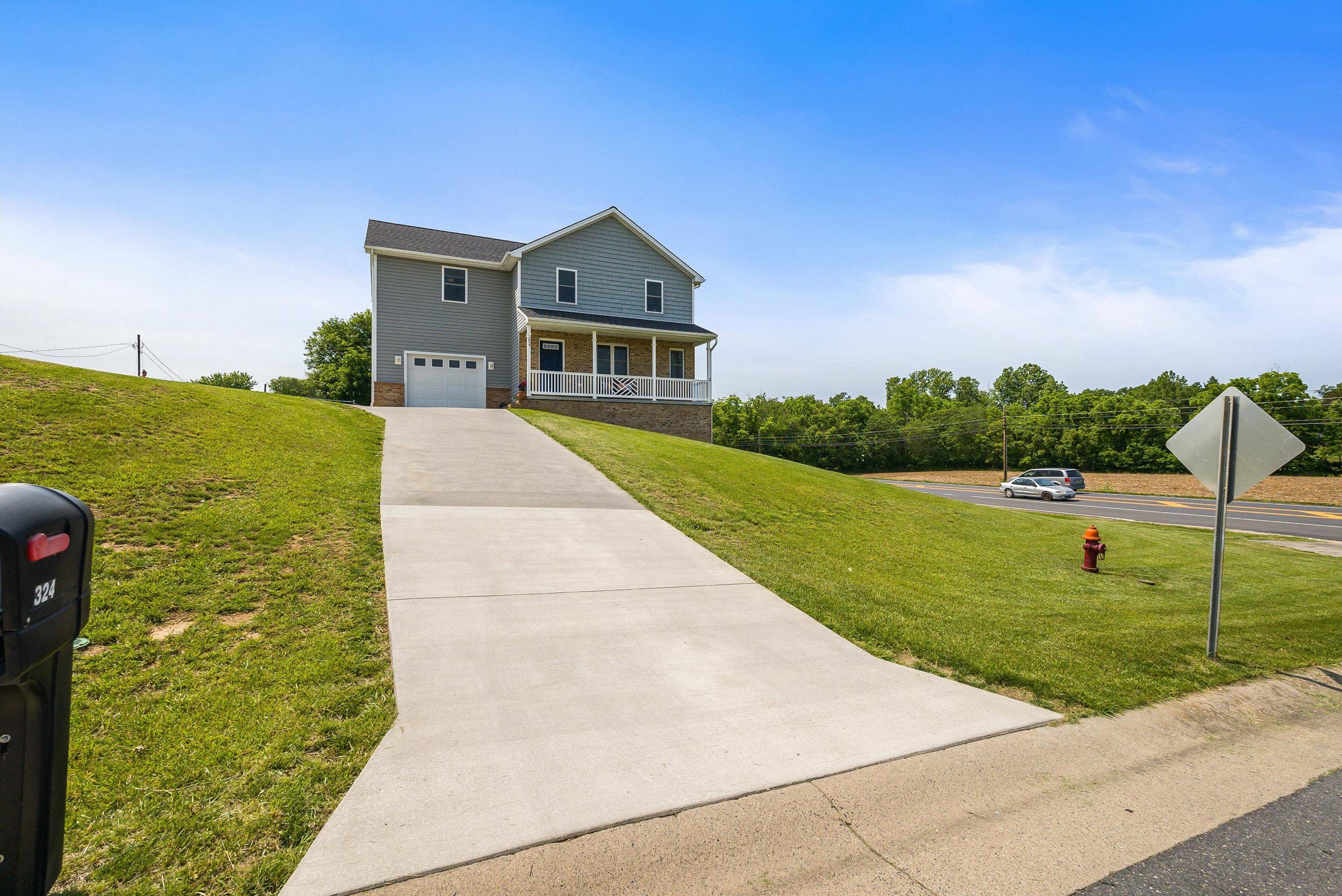 324 RUSTIC AVE