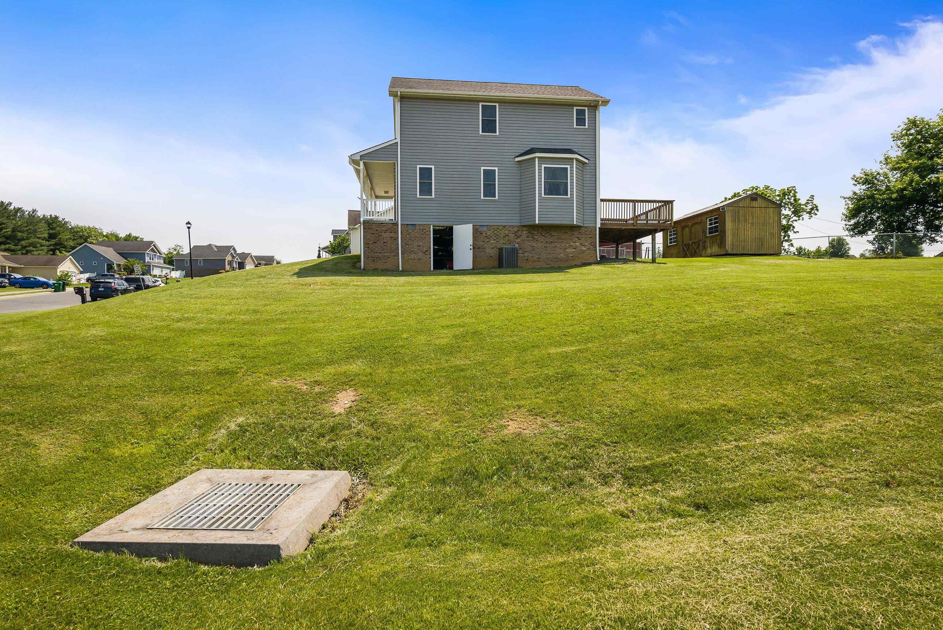 324 RUSTIC AVE