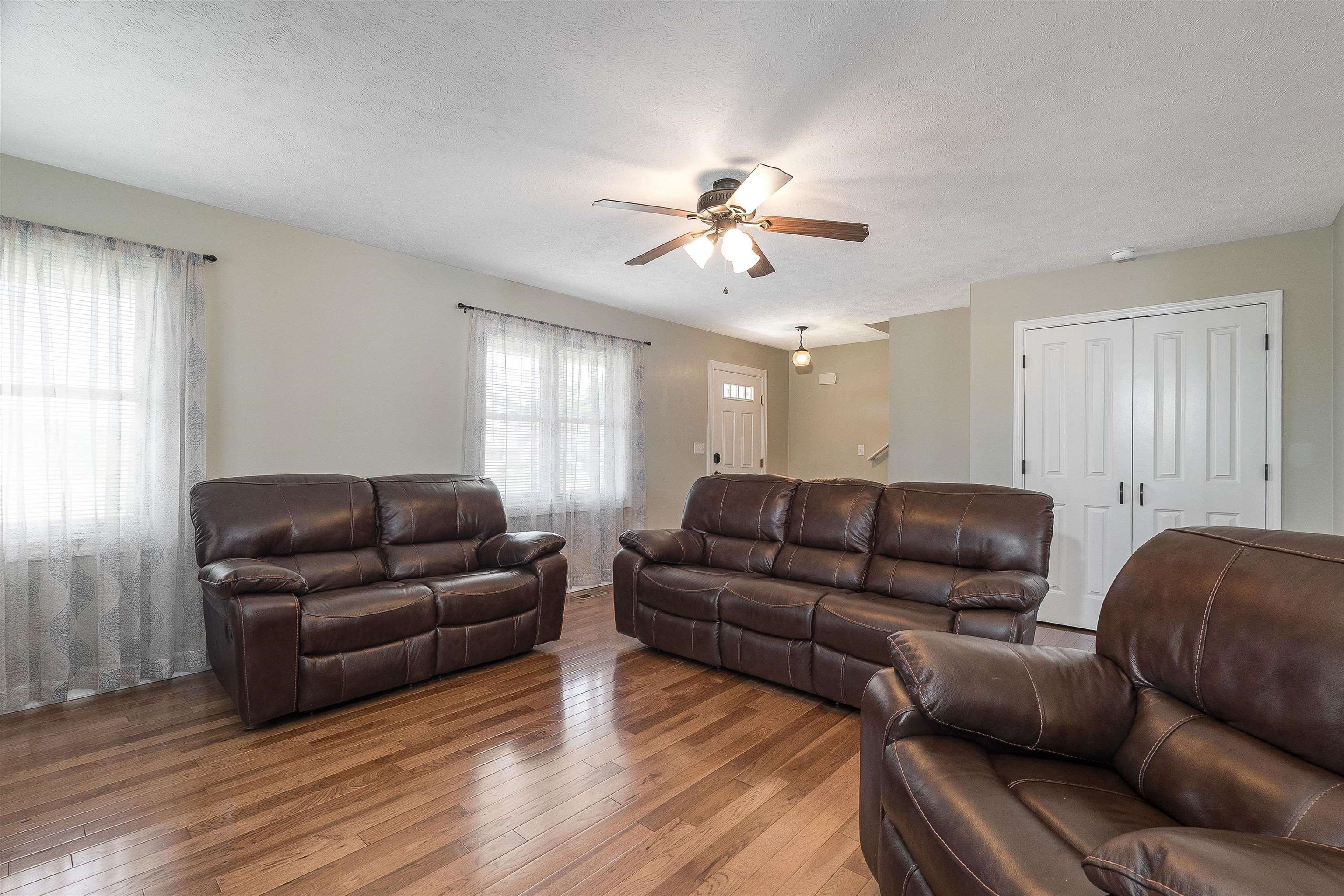 324 RUSTIC AVE
