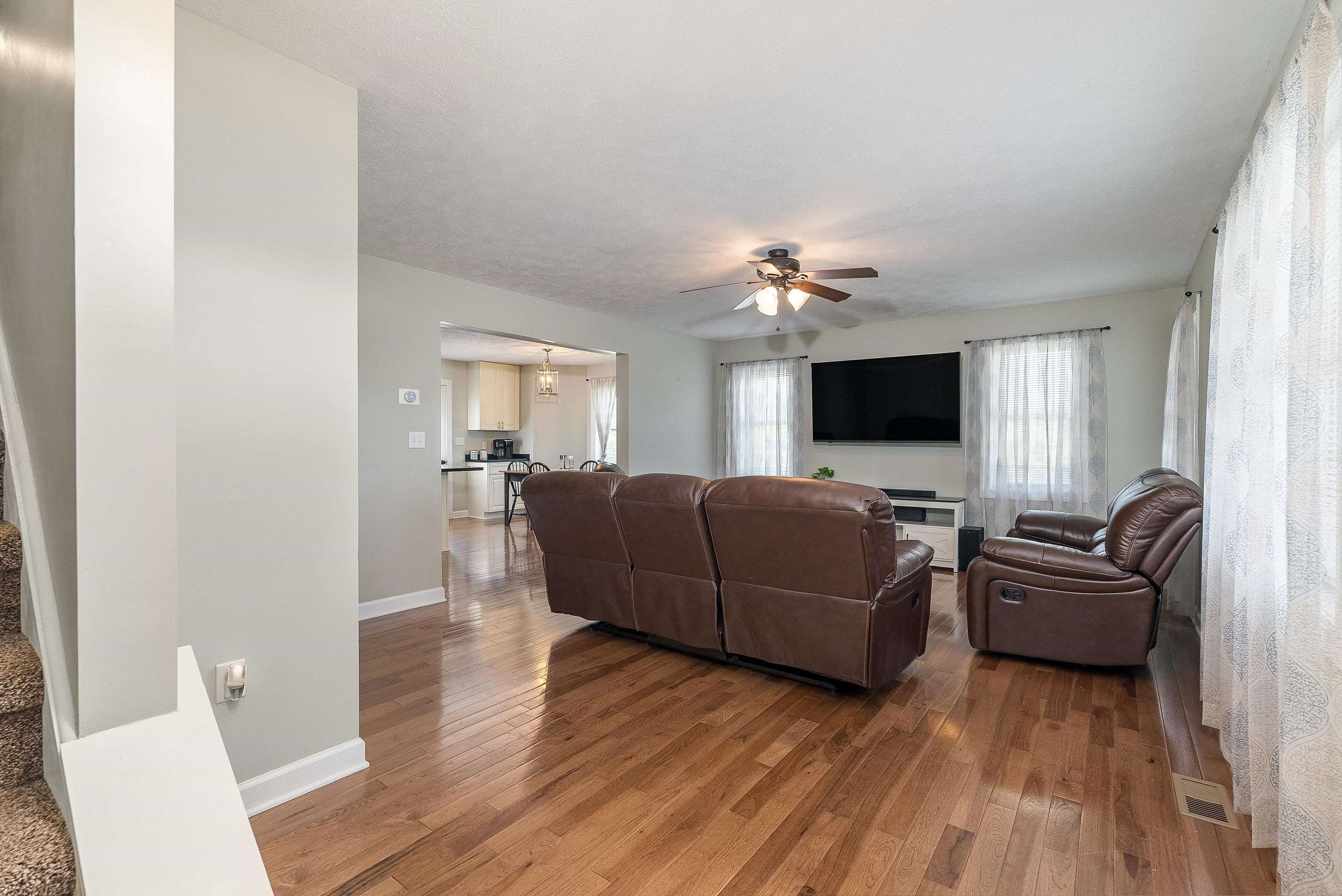 324 RUSTIC AVE