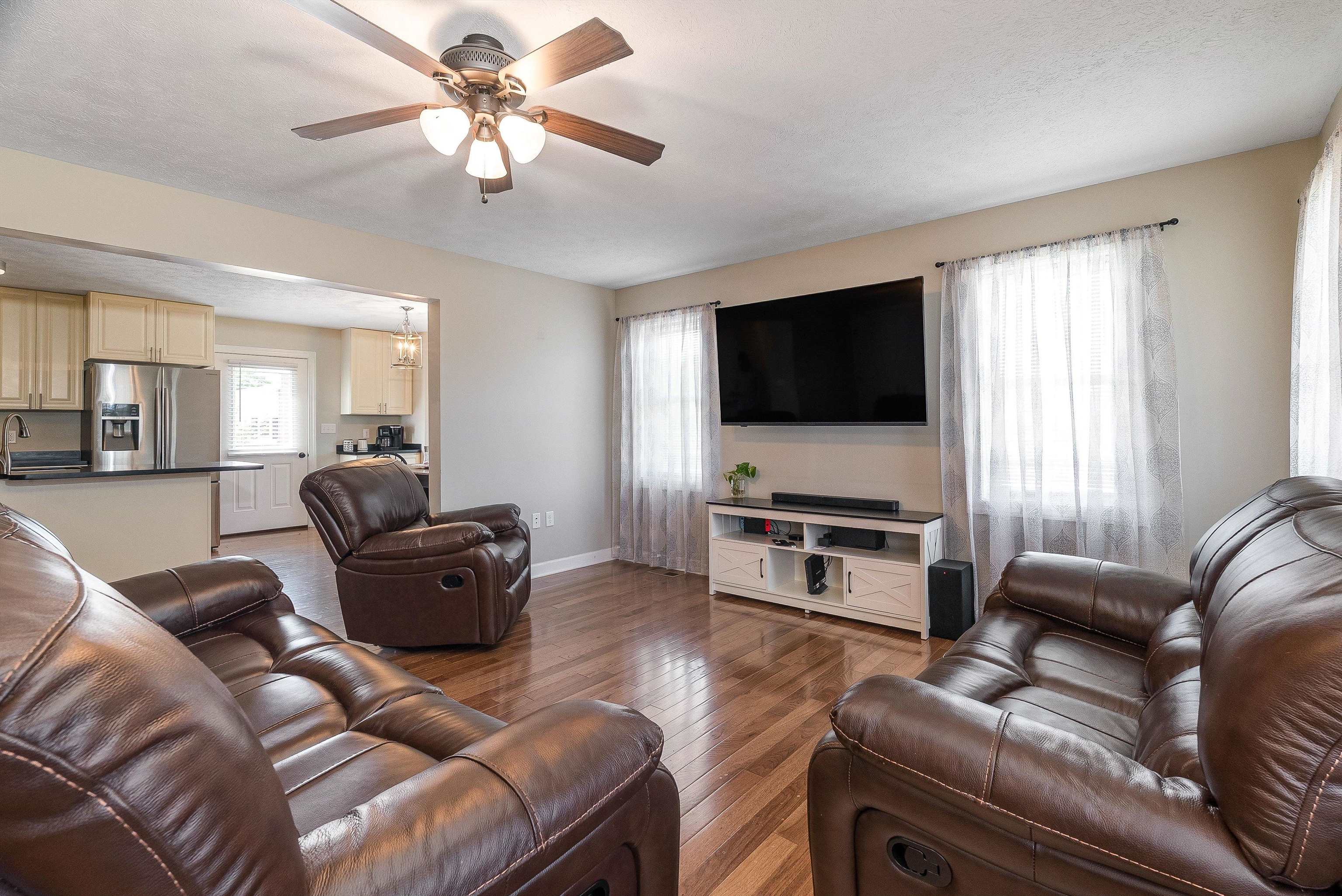 324 RUSTIC AVE