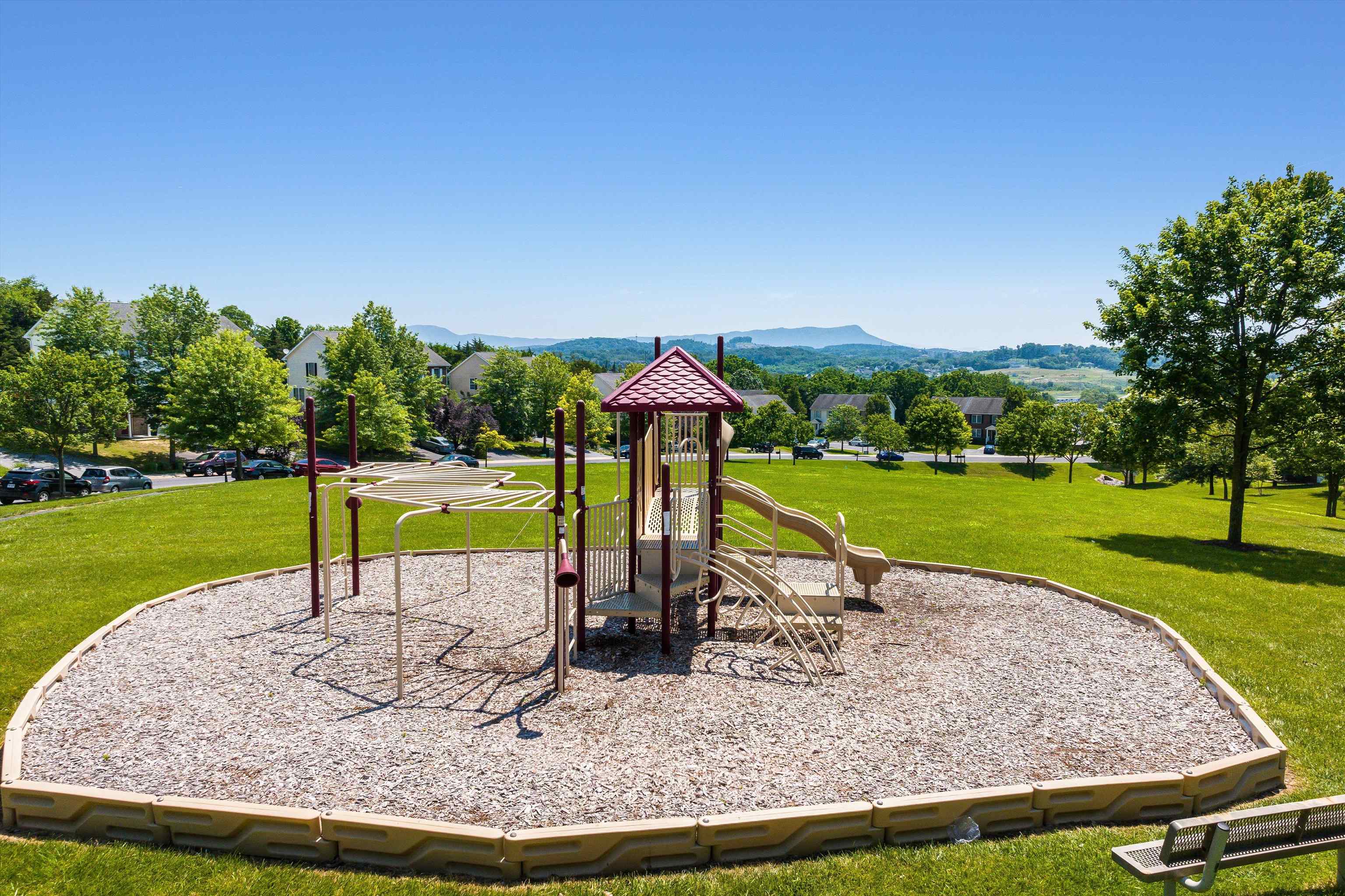 533 POINTE DR