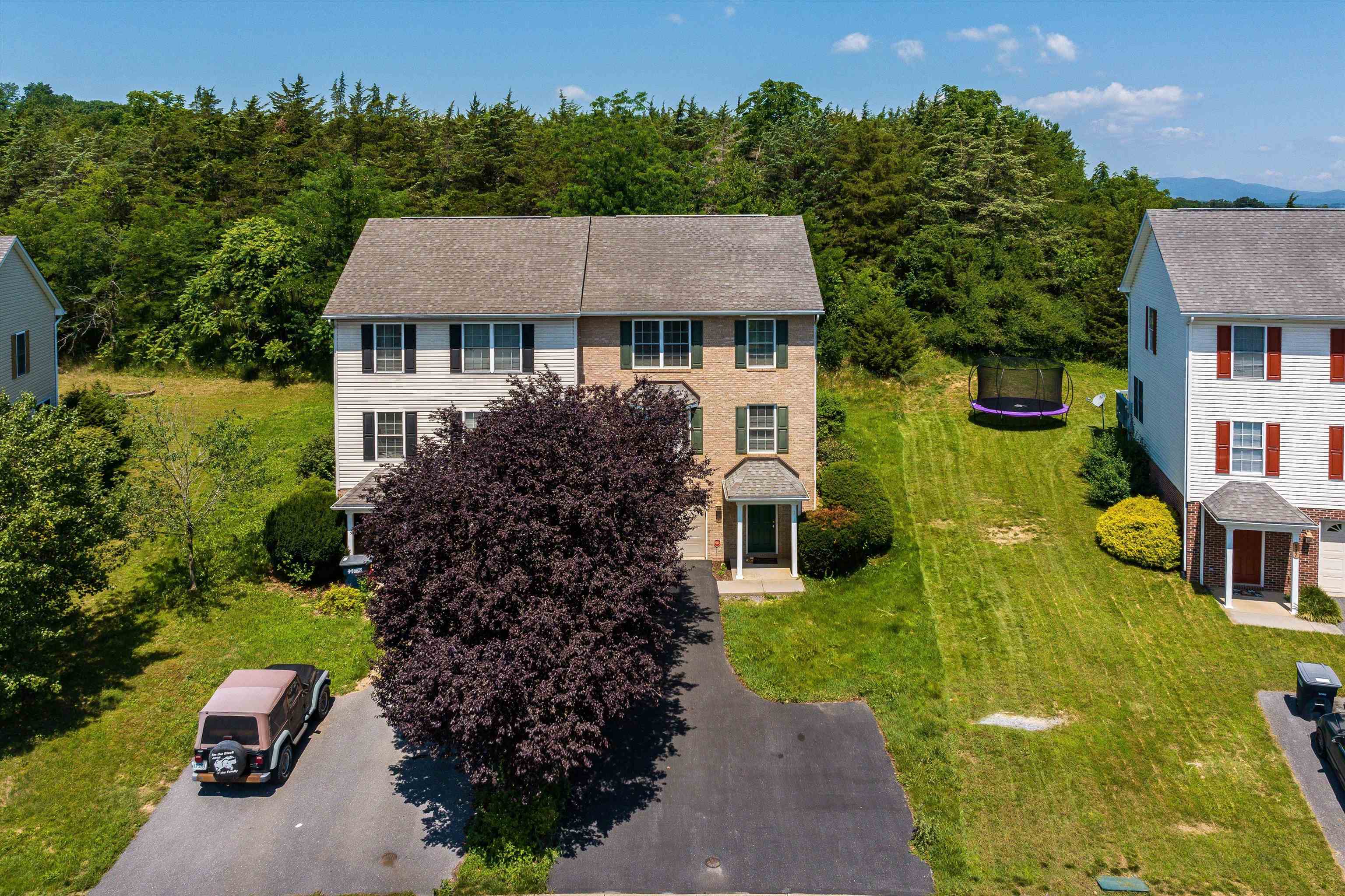 533 POINTE DR