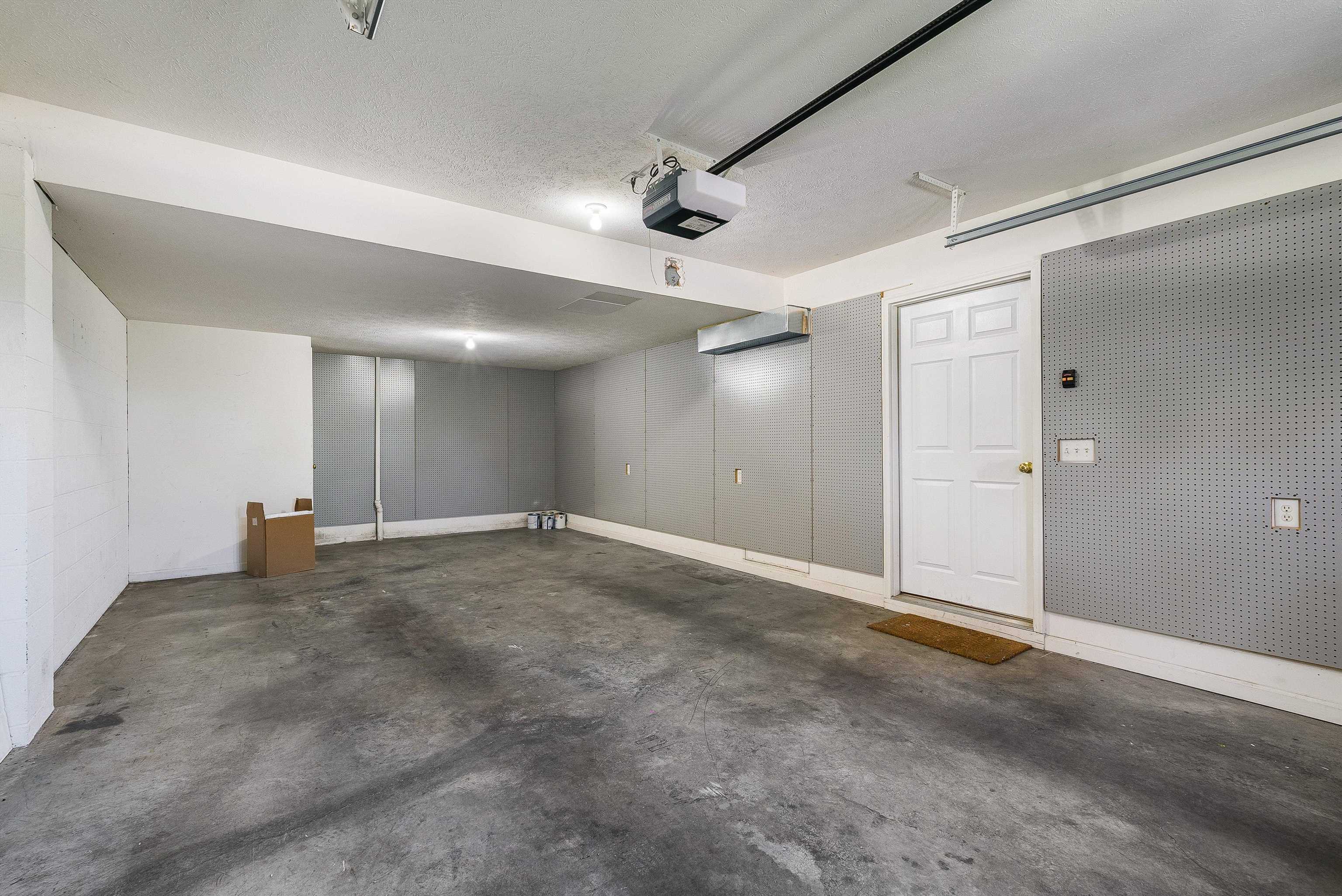 533 POINTE DR