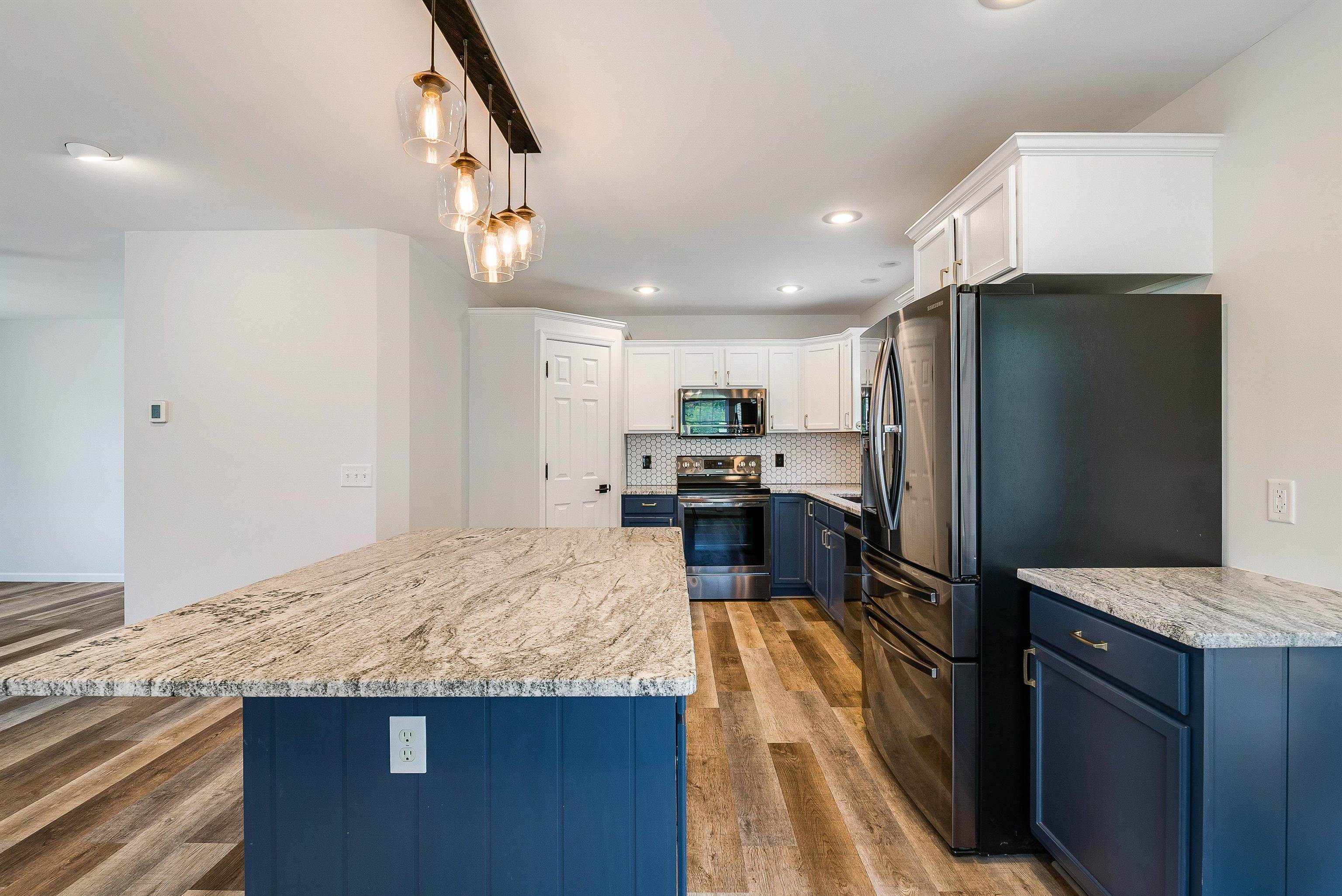 533 POINTE DR