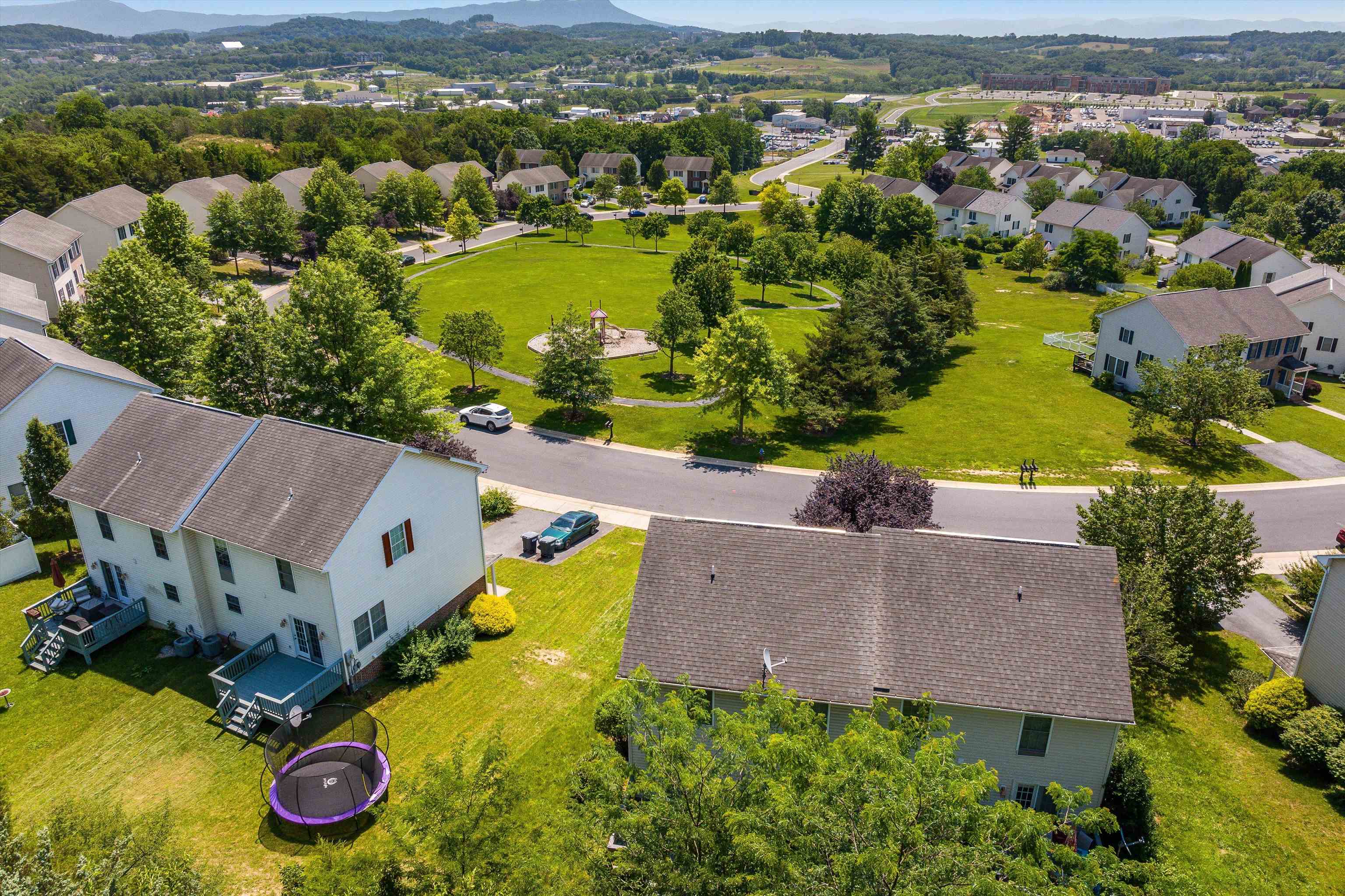 533 POINTE DR