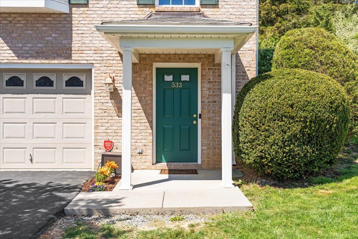 533 POINTE DR