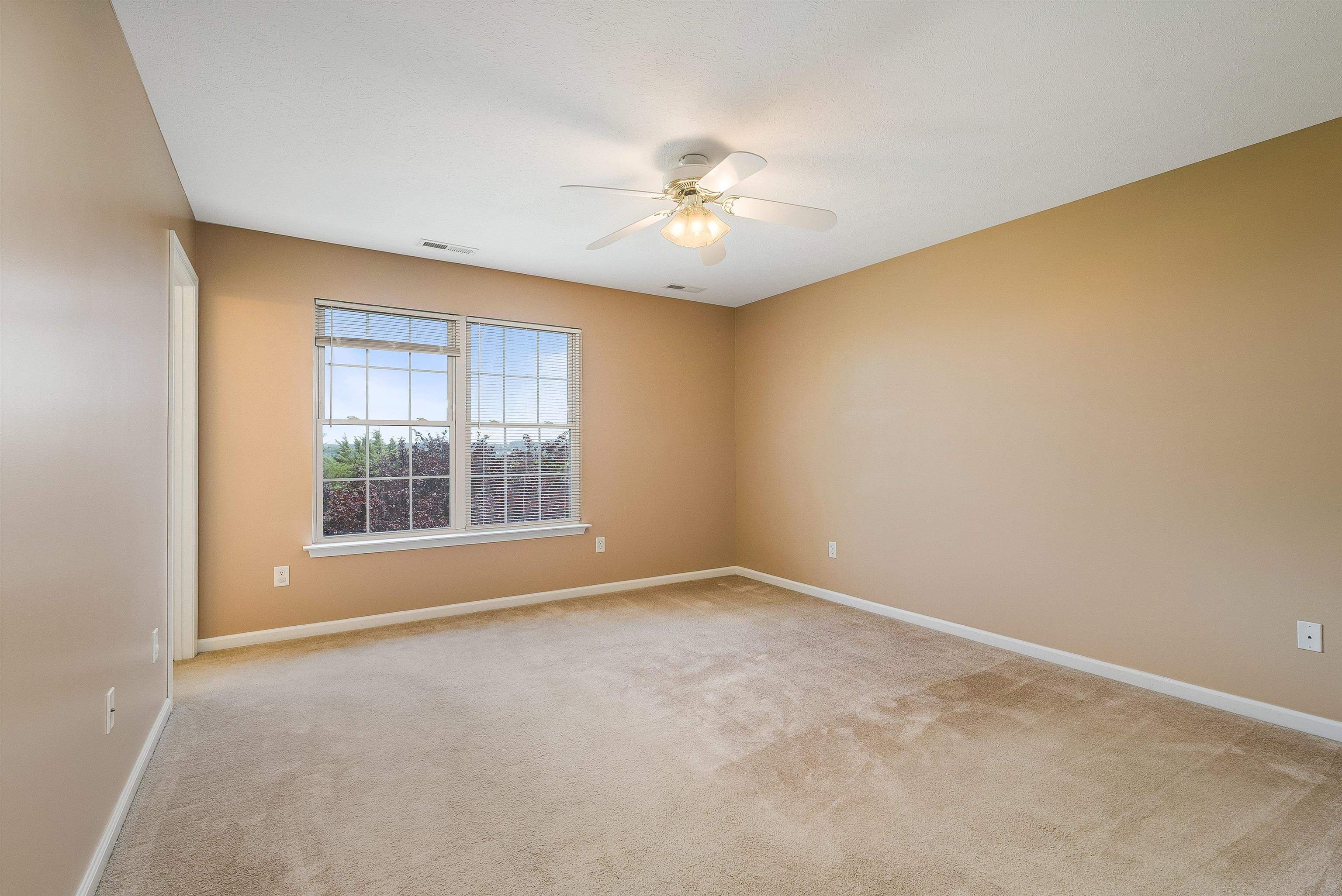 533 POINTE DR