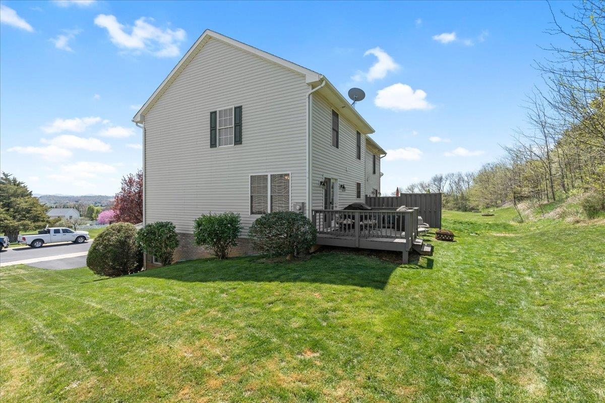 533 POINTE DR