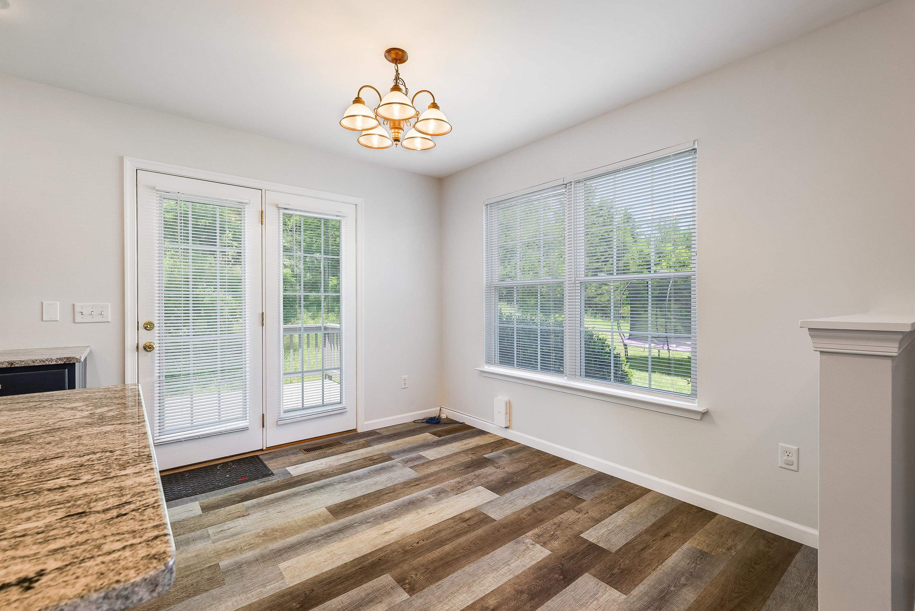 533 POINTE DR