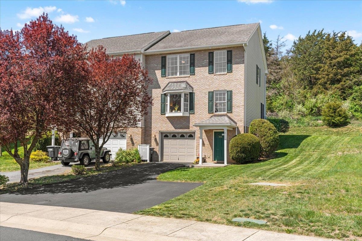 533 POINTE DR
