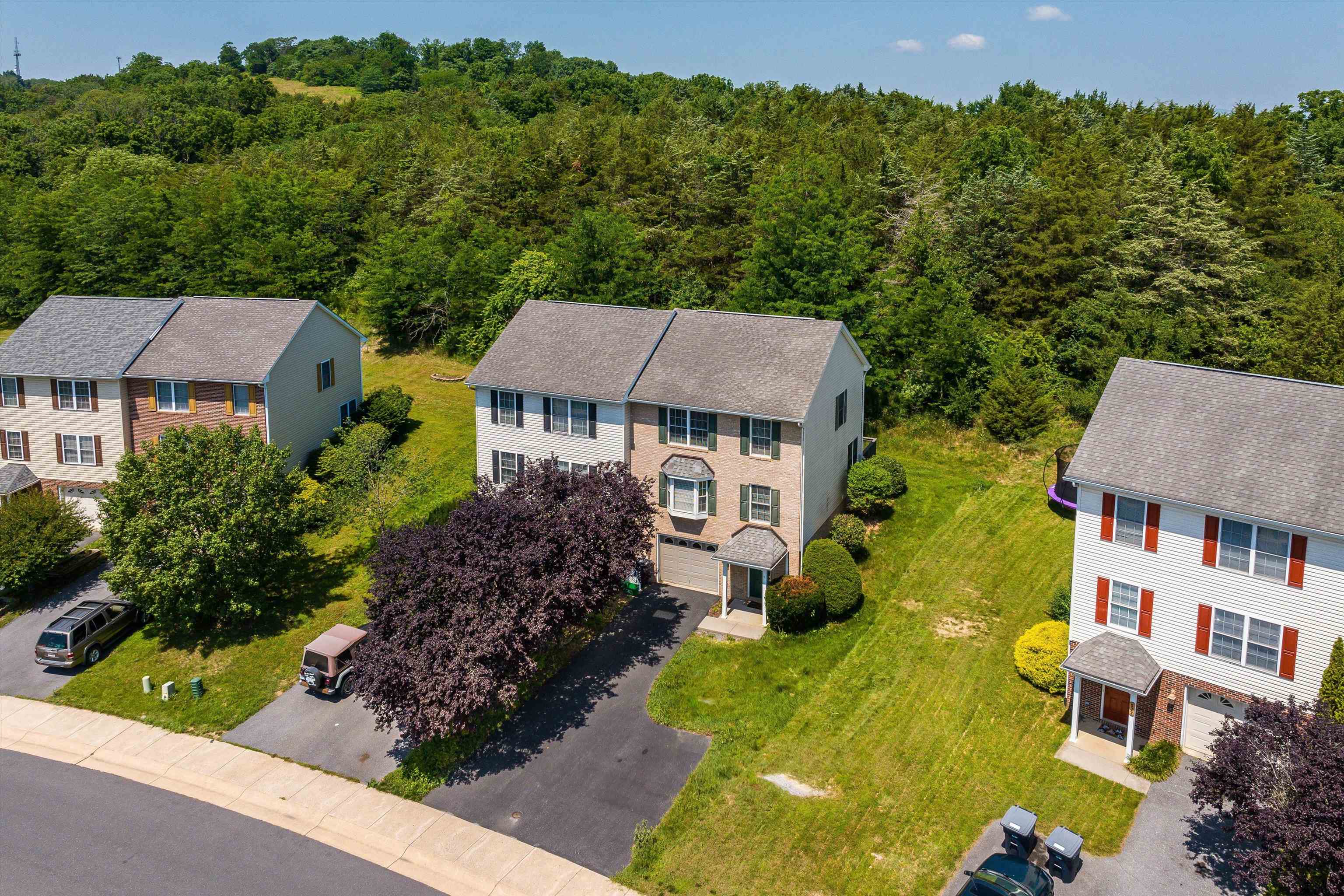 533 POINTE DR