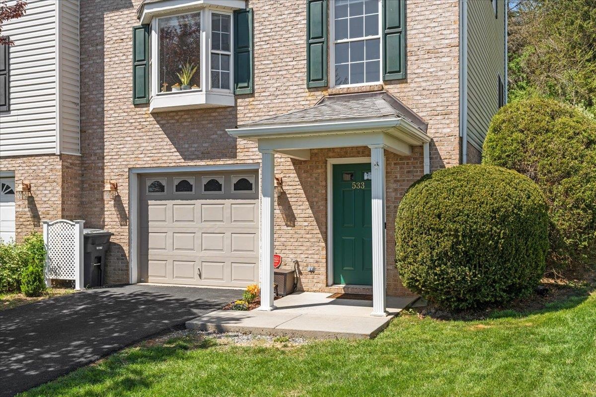 533 POINTE DR