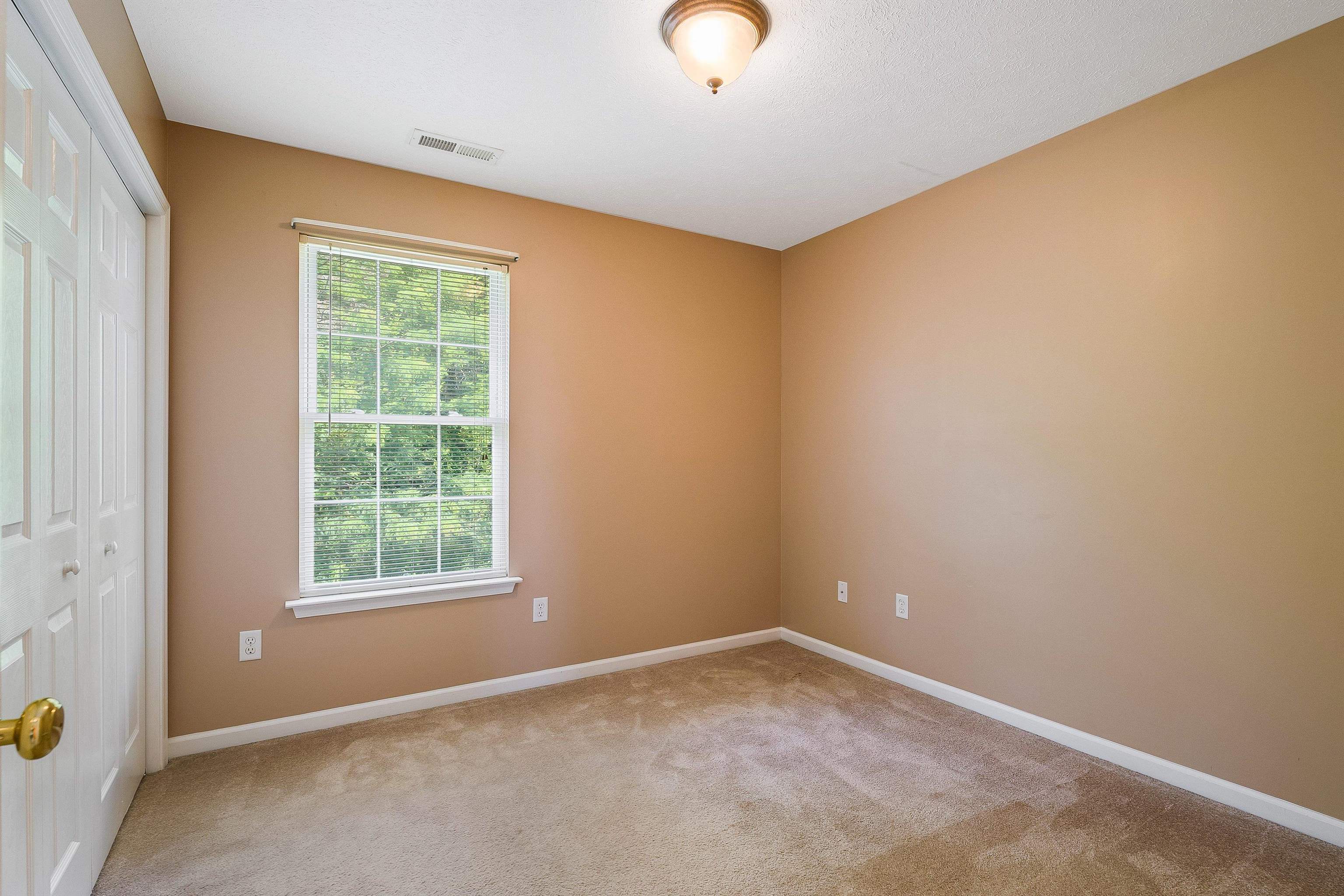 533 POINTE DR
