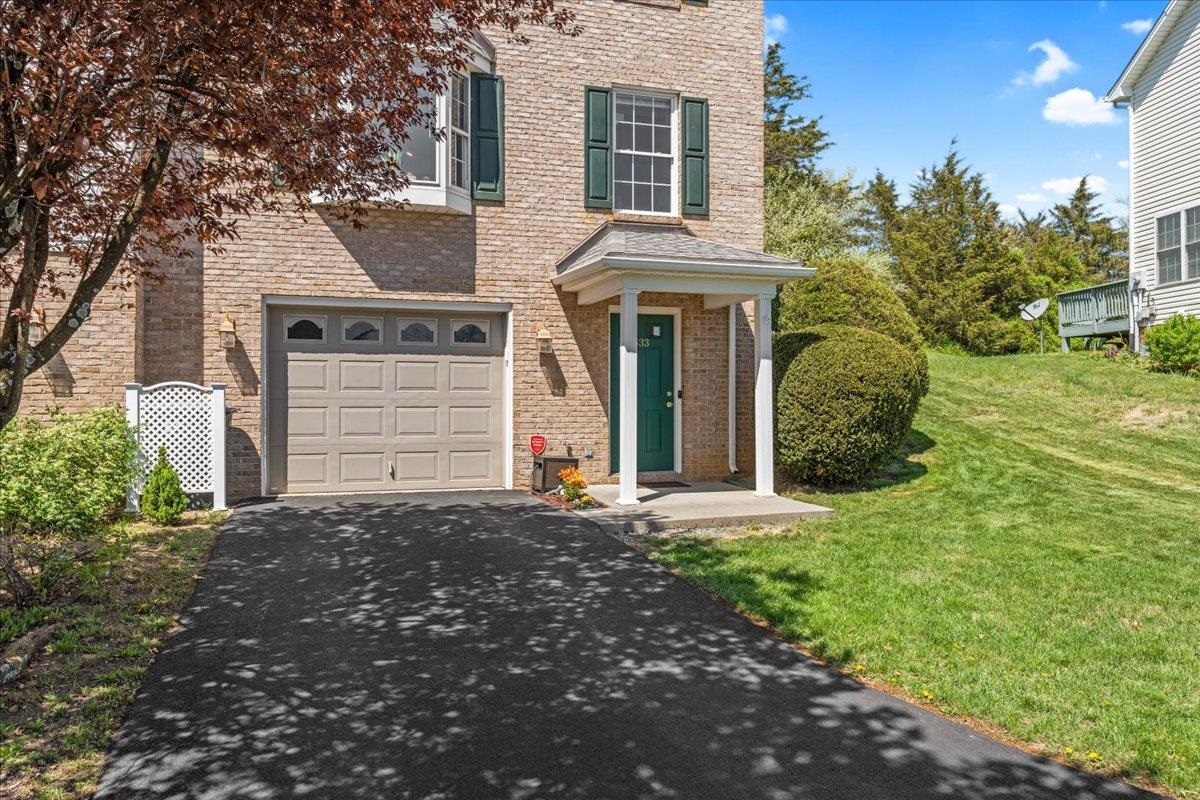 533 POINTE DR