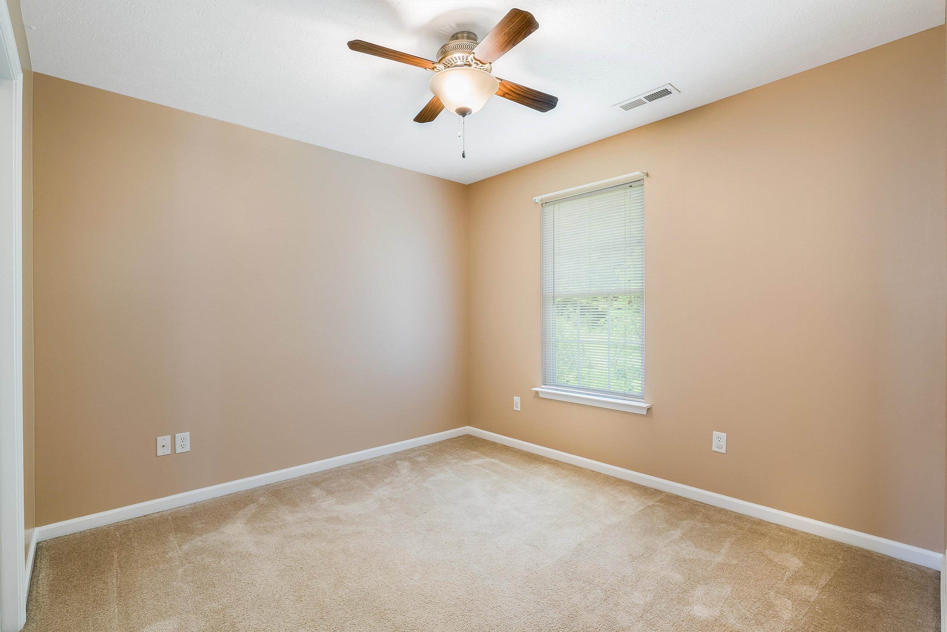 533 POINTE DR