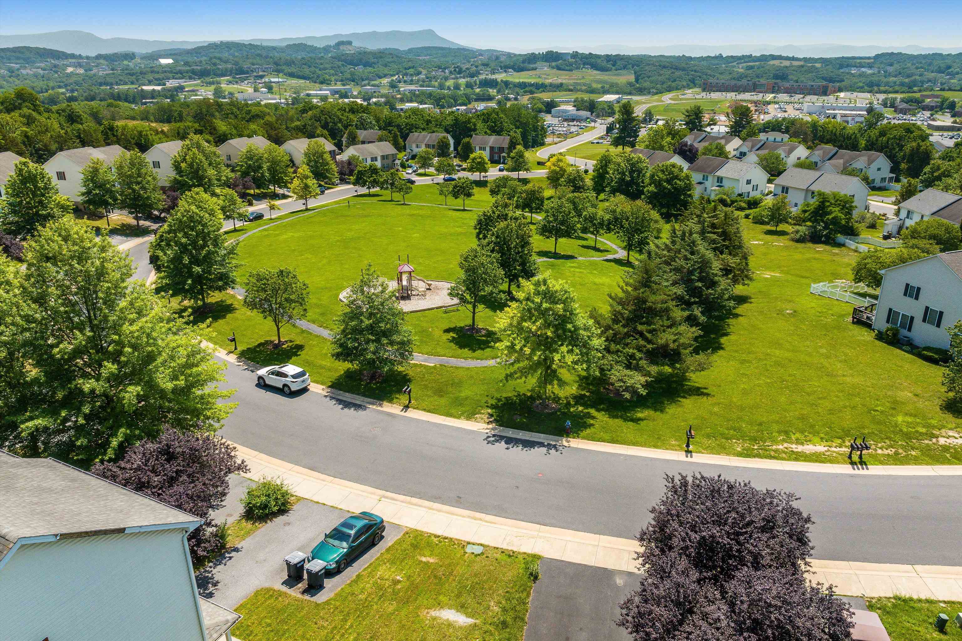 533 POINTE DR