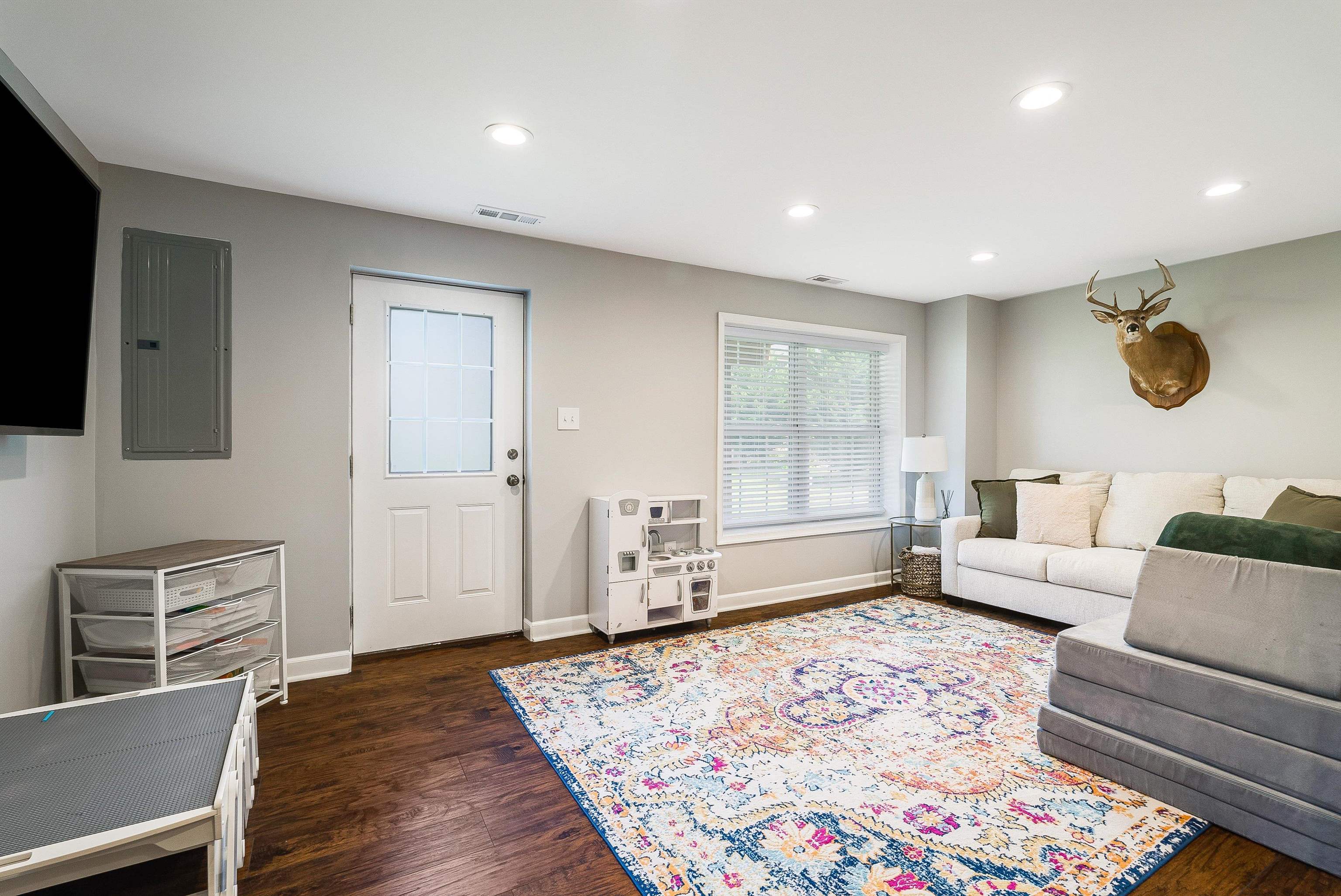 2881 TAYLOR SPRING LN