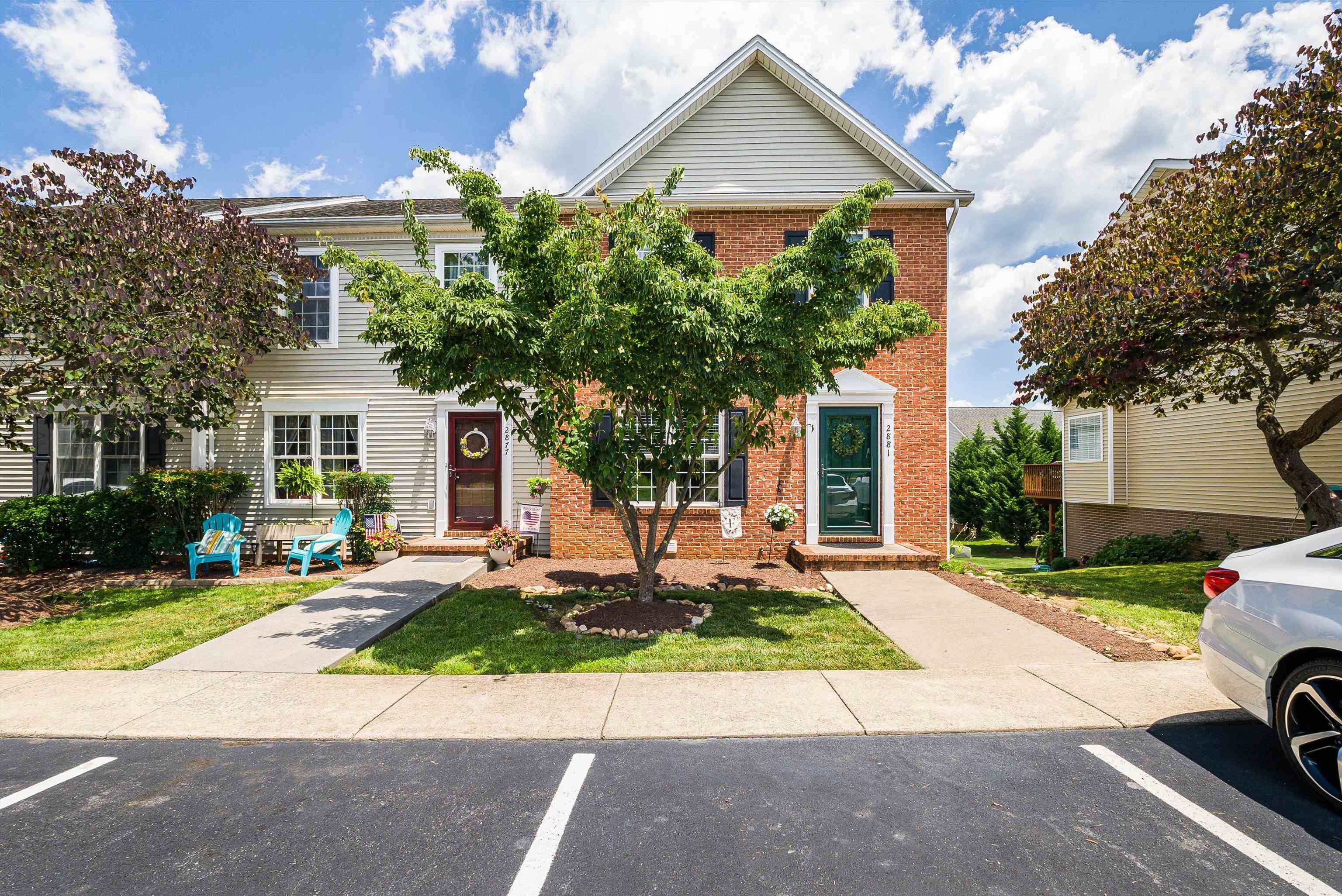 2881 TAYLOR SPRING LN