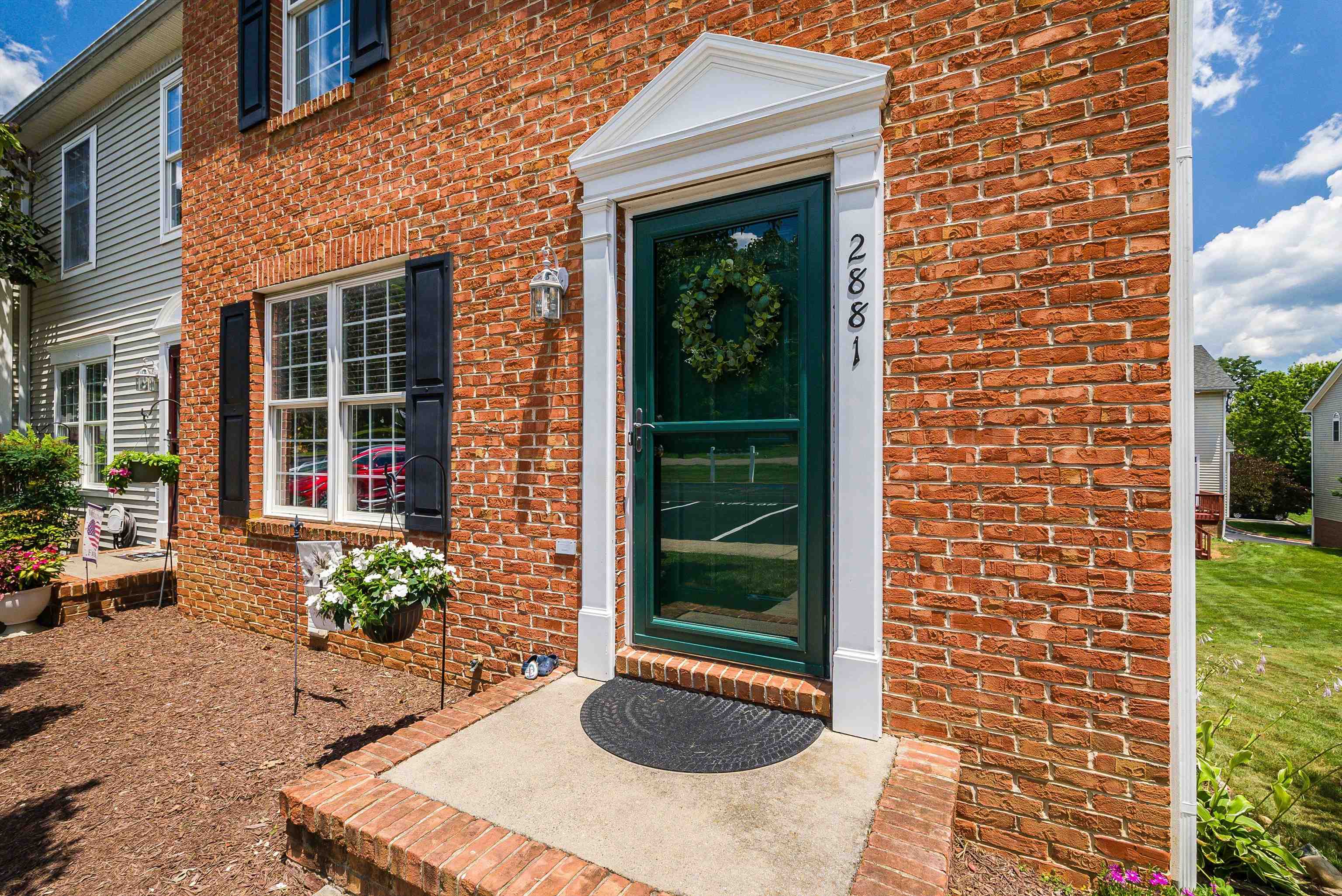 2881 TAYLOR SPRING LN