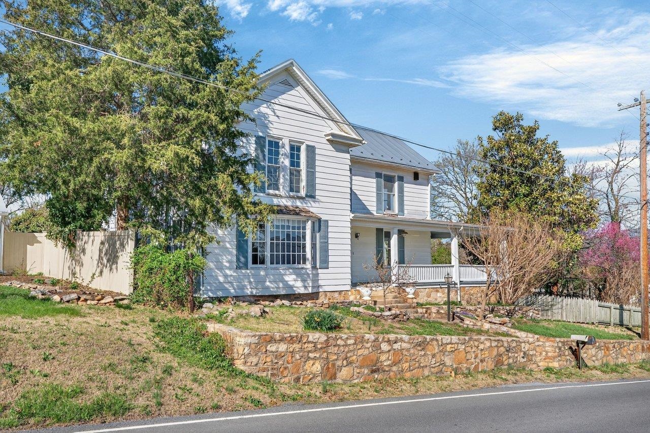 422 MECHANIC ST