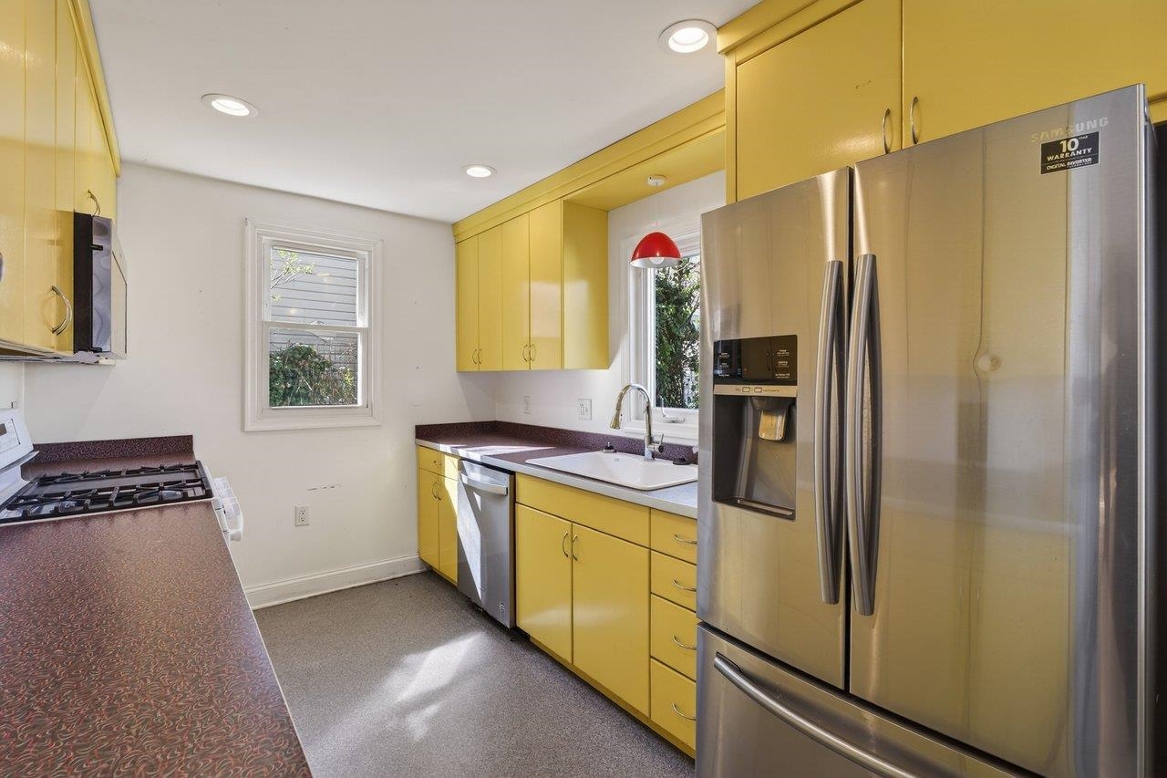 422 MECHANIC ST