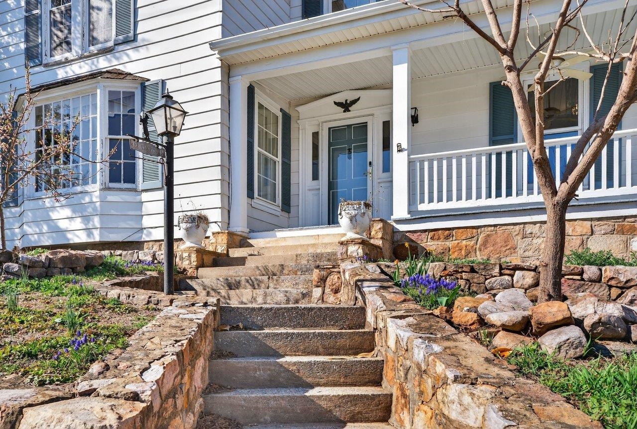 422 MECHANIC ST