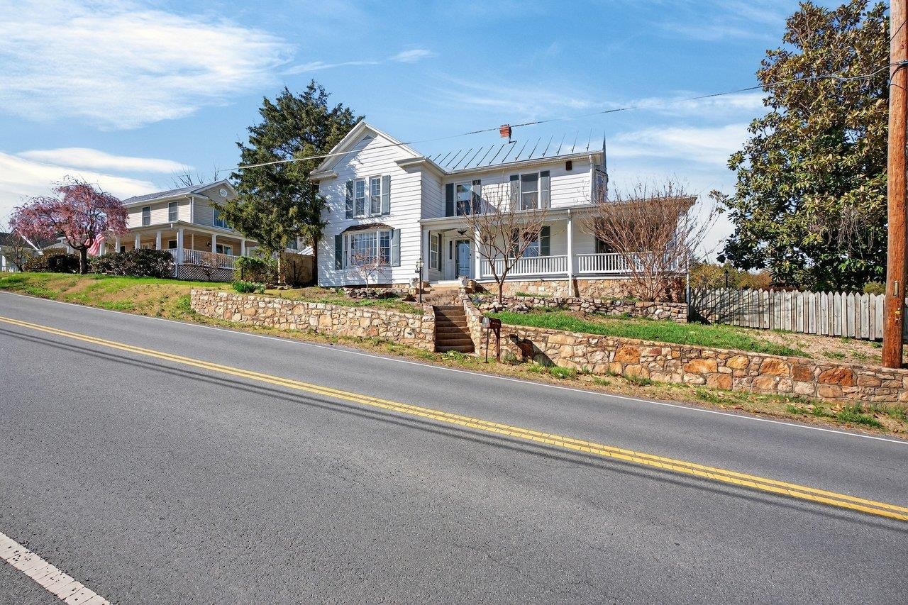 422 MECHANIC ST