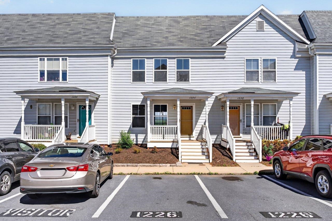1226 OLD RICHMOND CIR