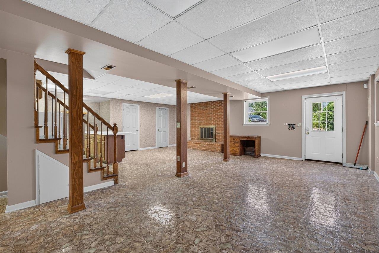 1126 WOODLEIGH CT