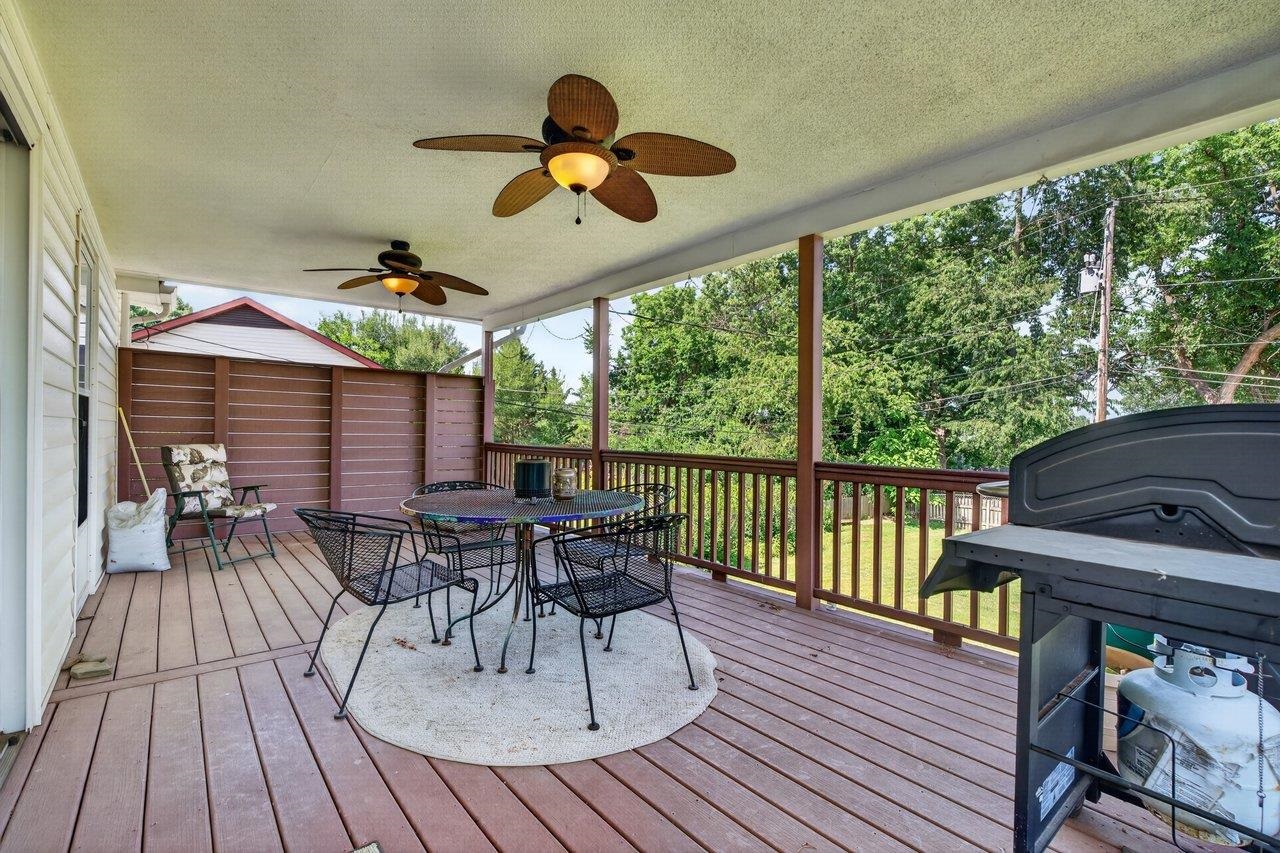 1126 WOODLEIGH CT